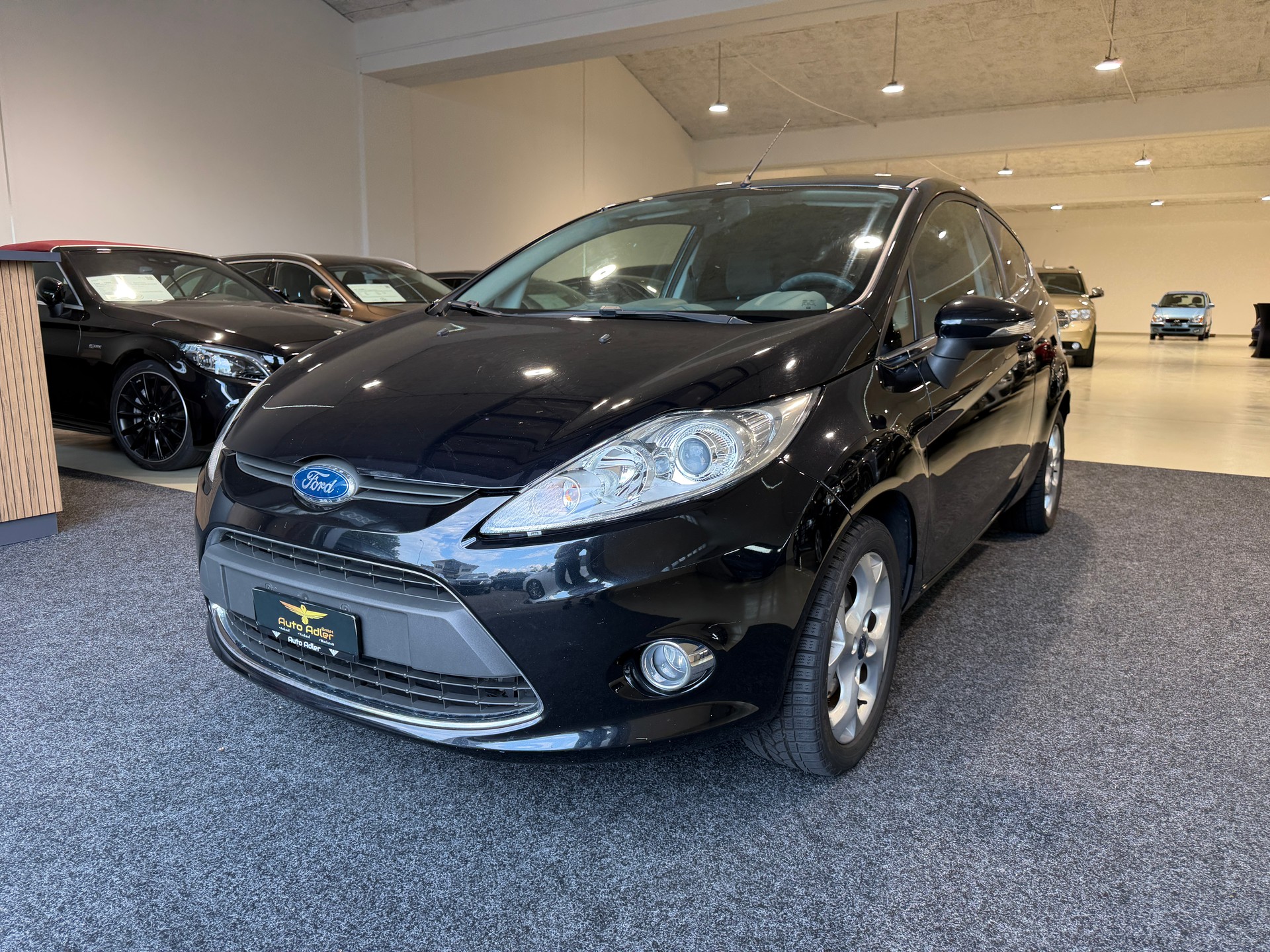 FORD Fiesta 1.4 16V Titanium-image-1