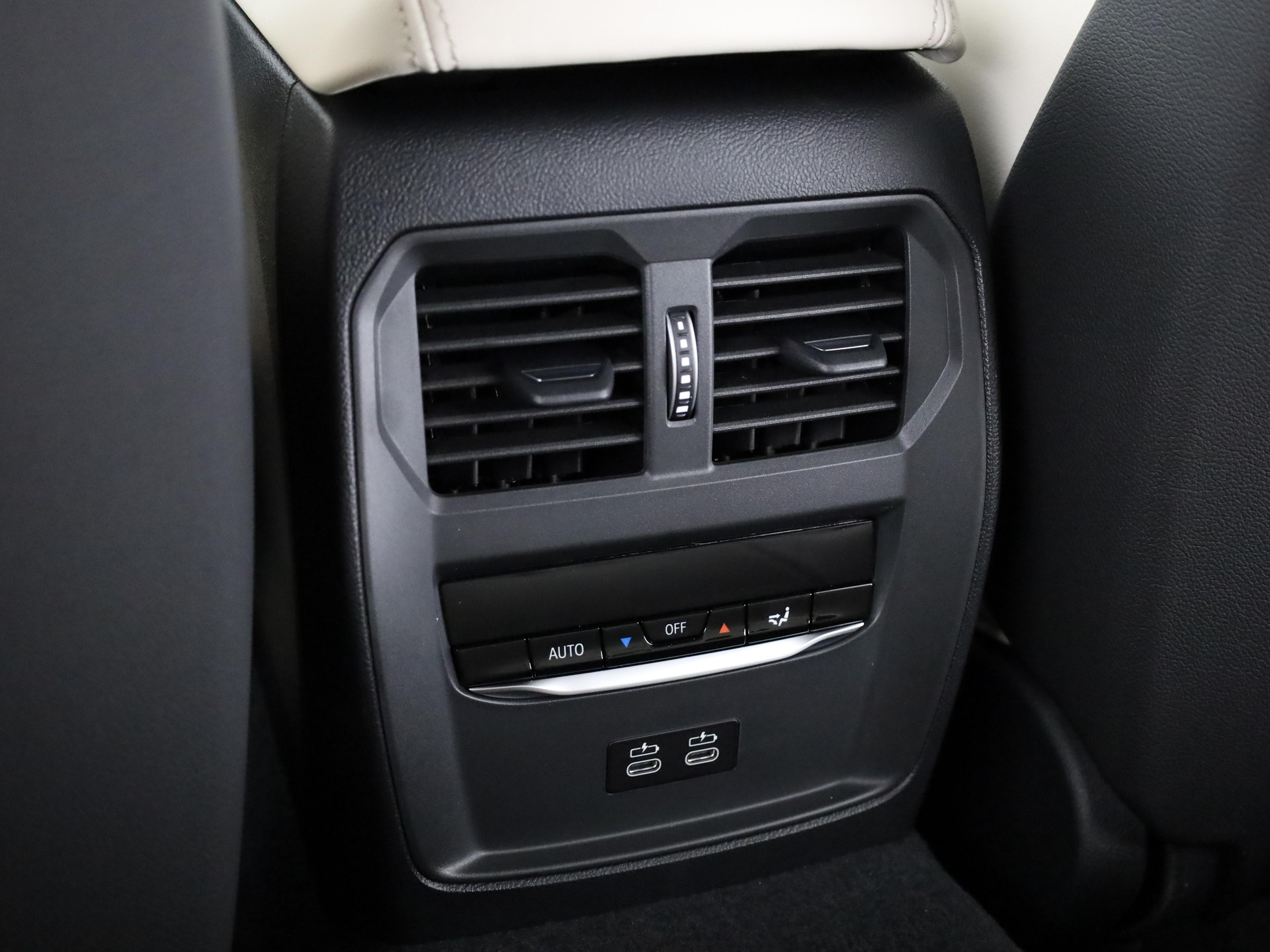BMW M3 Competition xDrive Touring-image-20