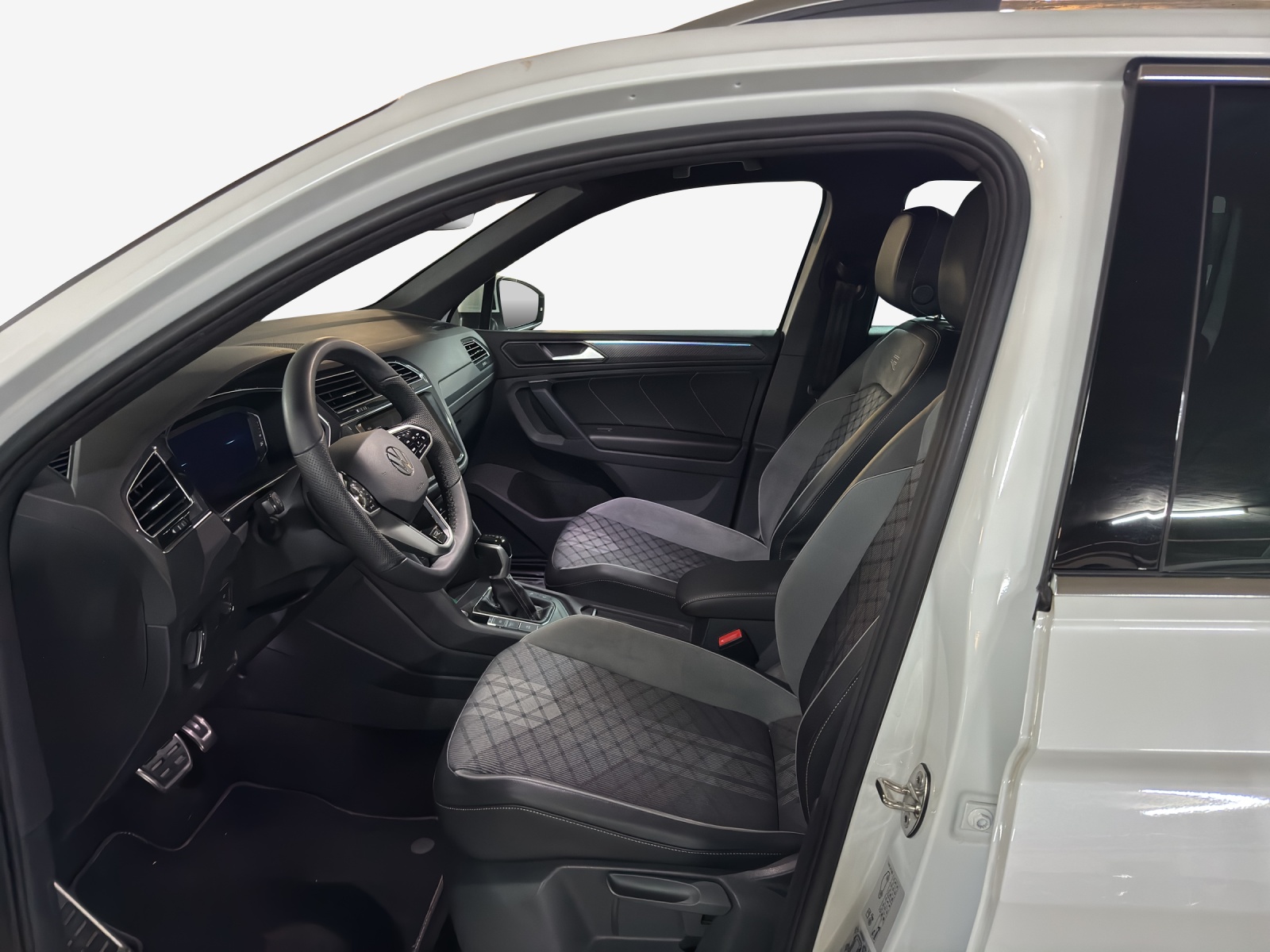 VW Tiguan 1.4TSI PHEV Selection DSG-image-8