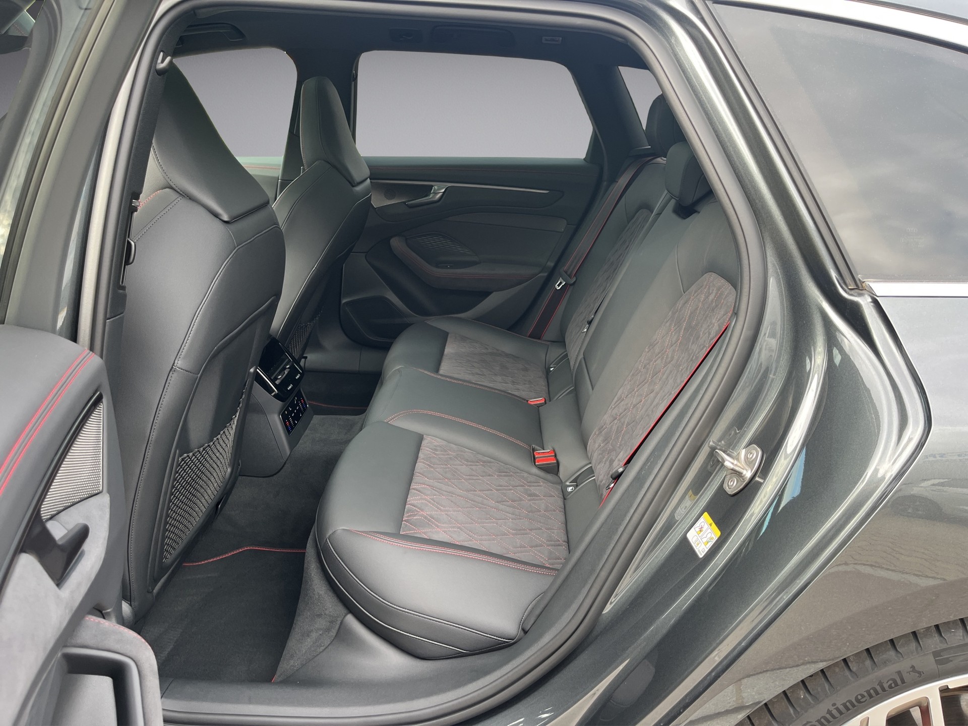 AUDI A6 Avant TFSI quattro 270 kW S tronic*Panorama-Glasdach, B&O Sound, (5-Jahre Garantie)-image-11