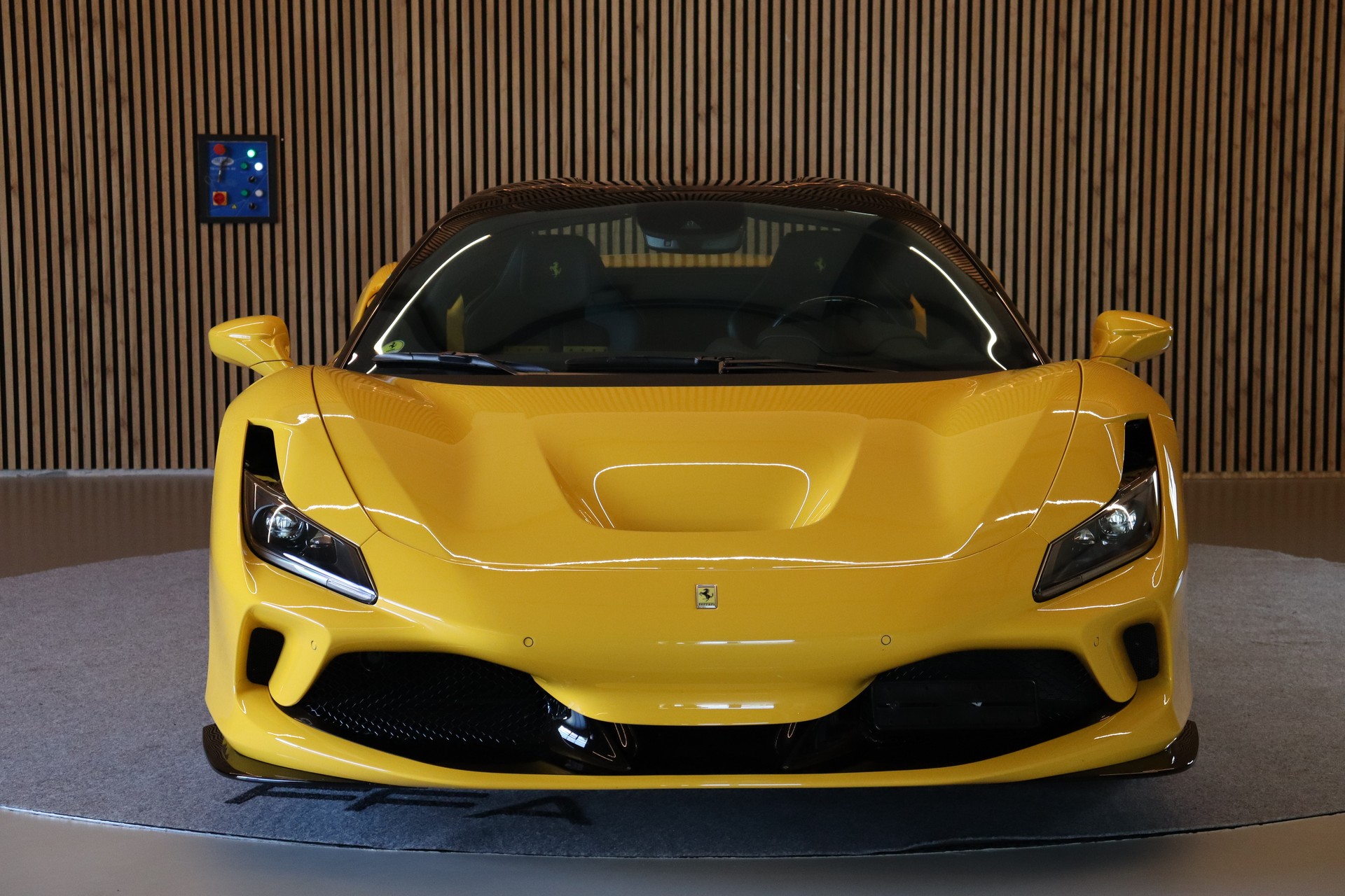FERRARI F8 Spider-image-2