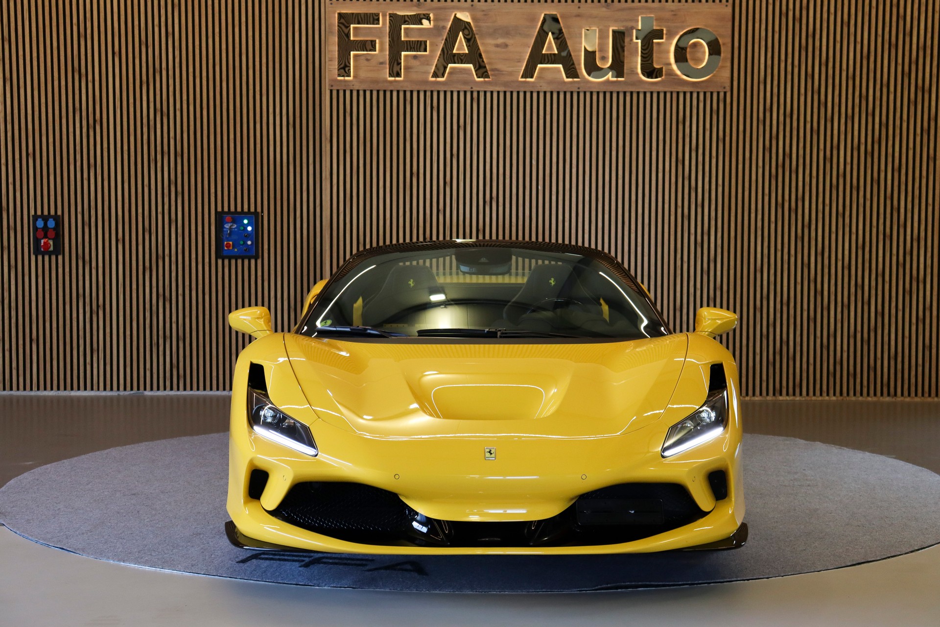 FERRARI F8 Spider-image-3