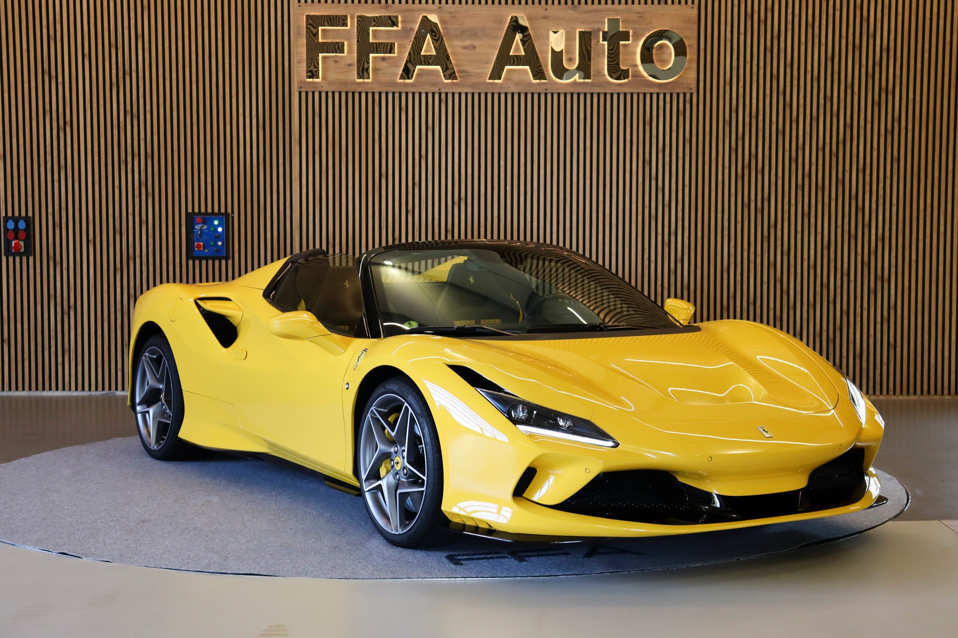 FERRARI F8 Spider-image-4