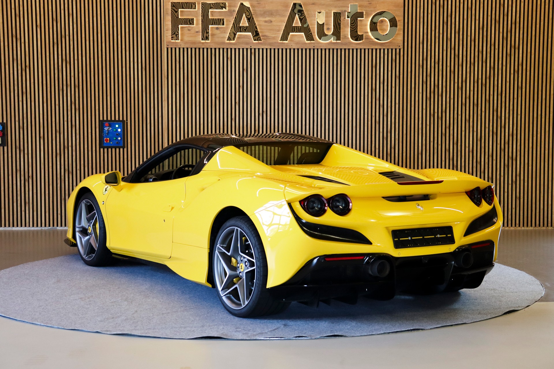 FERRARI F8 Spider-image-10
