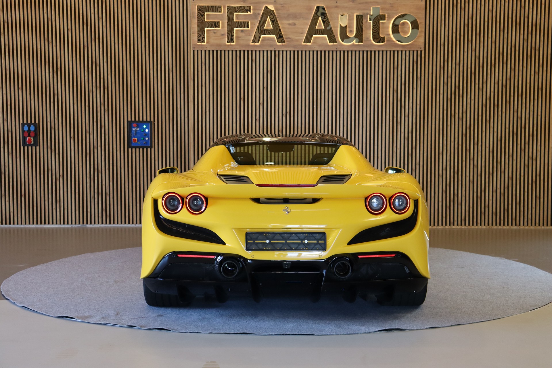FERRARI F8 Spider-image-8