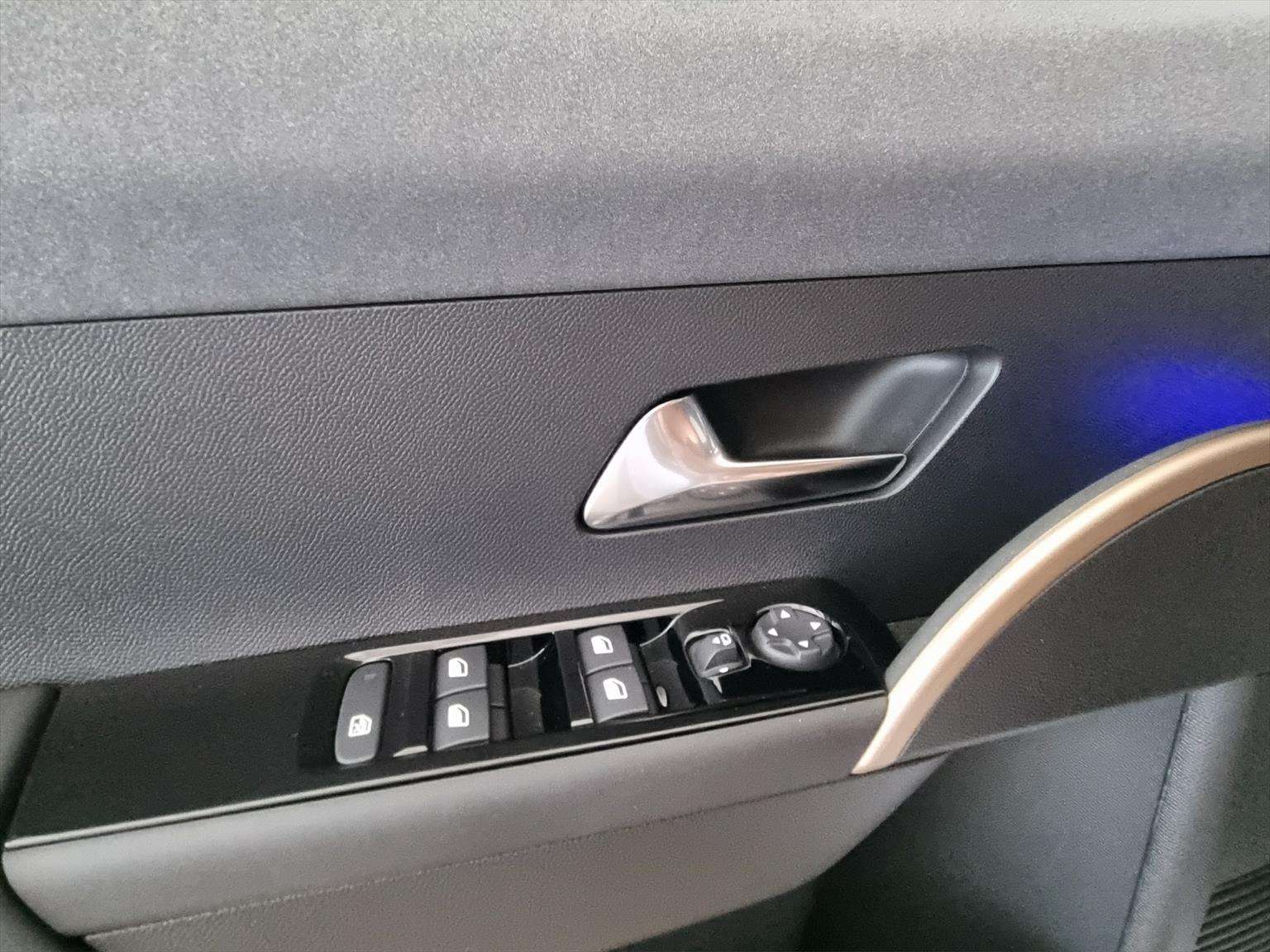 LANCIA Ypsilon Elektro 156 LX-image-11