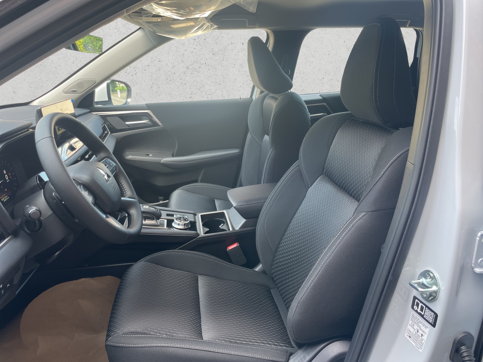 MITSUBISHI Outlander 2.4 PHEV Inform 4x4-image-8