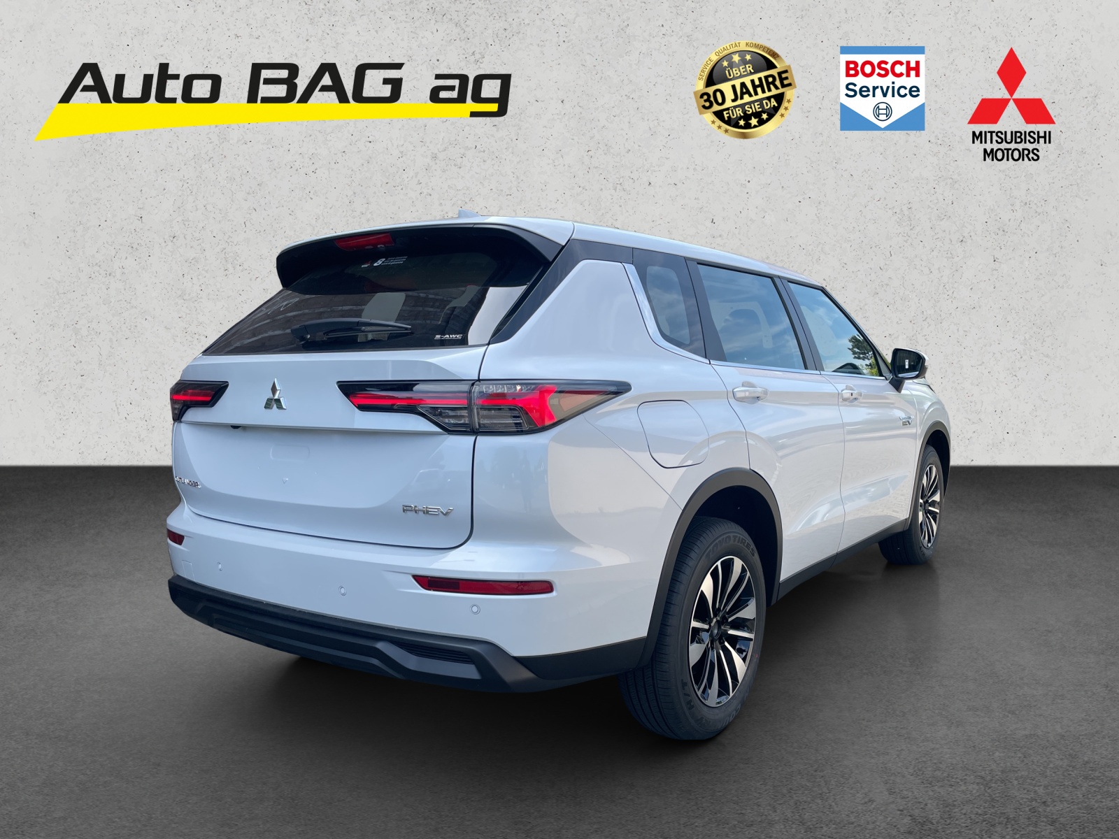 MITSUBISHI Outlander 2.4 PHEV Inform 4x4-image-4
