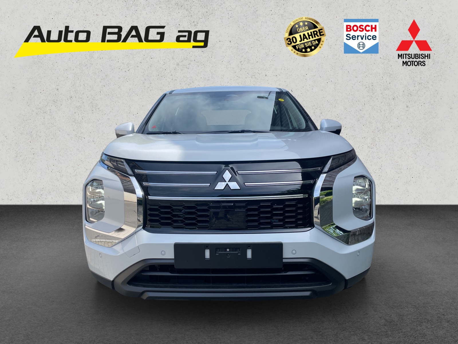 MITSUBISHI Outlander 2.4 PHEV Inform 4x4-image-7