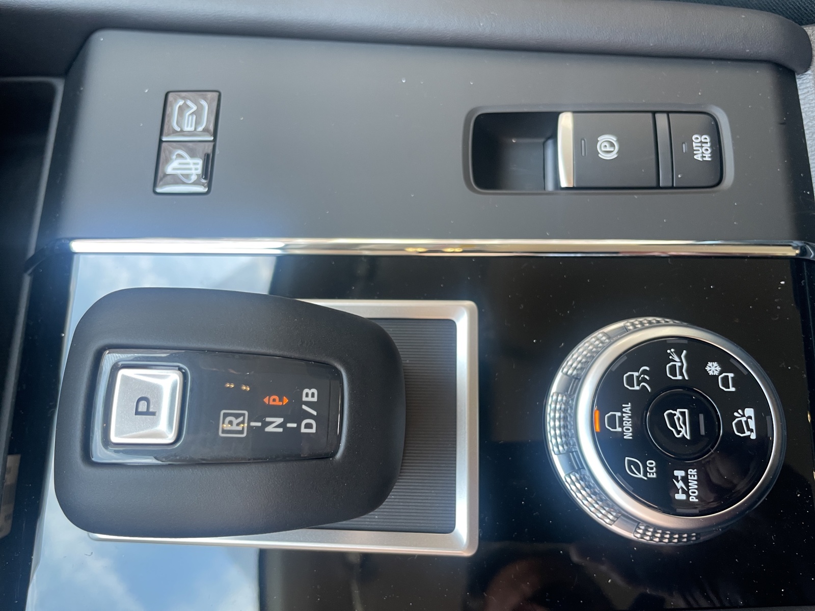 MITSUBISHI Outlander 2.4 PHEV Inform 4x4-image-14