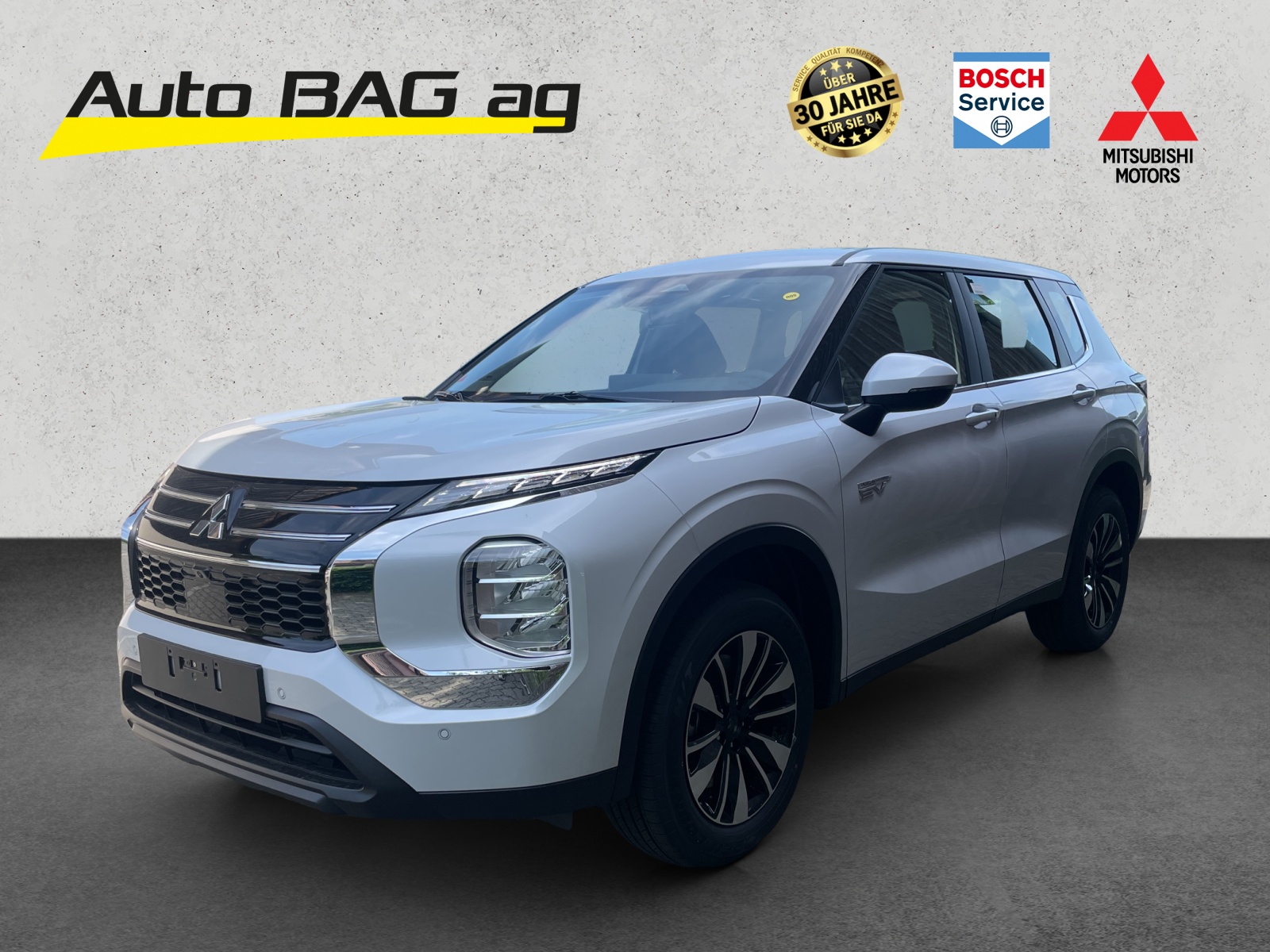 MITSUBISHI Outlander 2.4 PHEV Inform 4x4-image-0