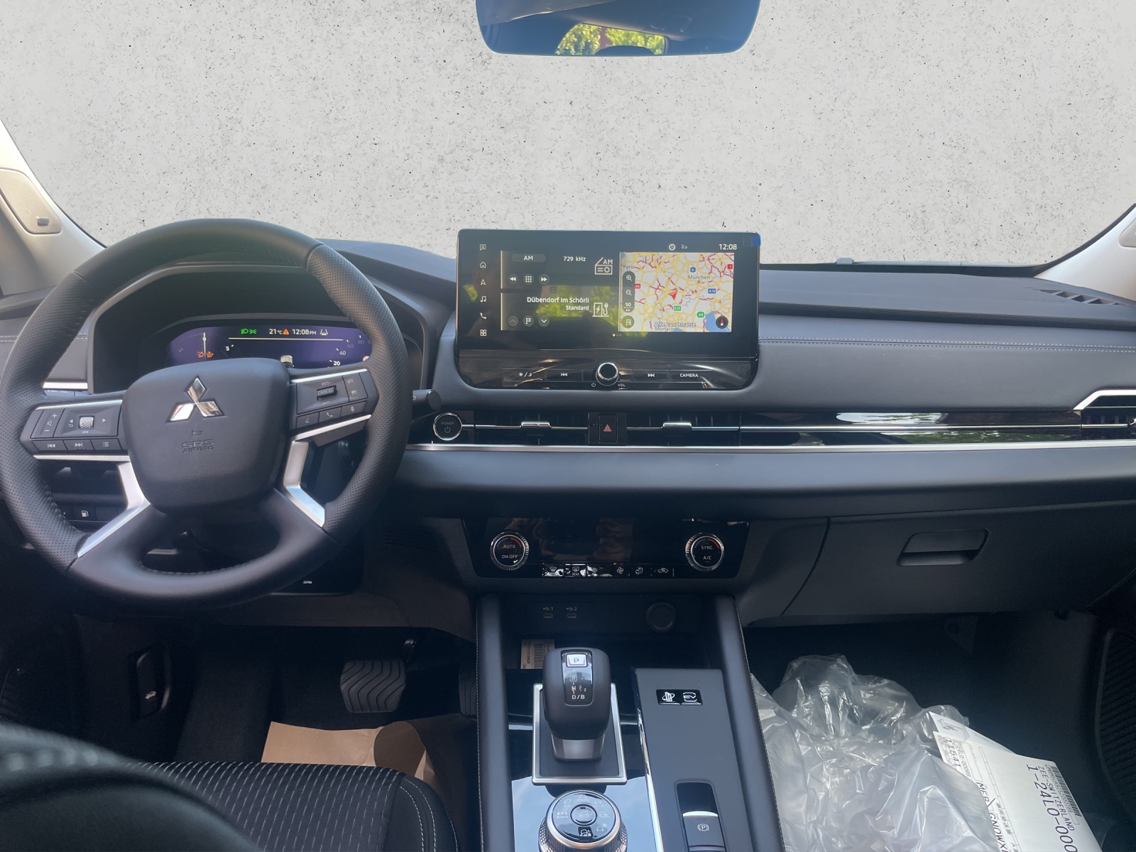 MITSUBISHI Outlander 2.4 PHEV Inform 4x4-image-13
