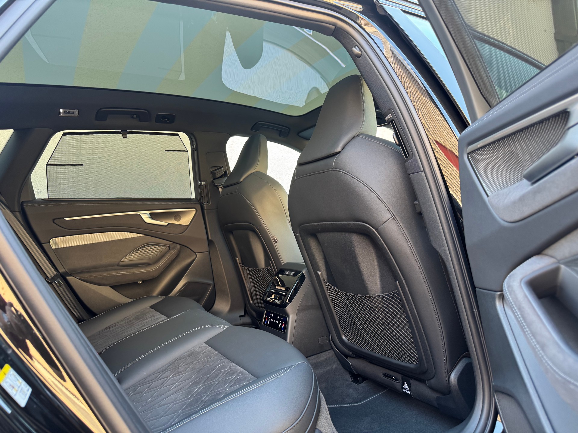AUDI A6 Avant TFSI quattro 270 kW S tronic*S-Line*Panoramadach*AHK*-image-9