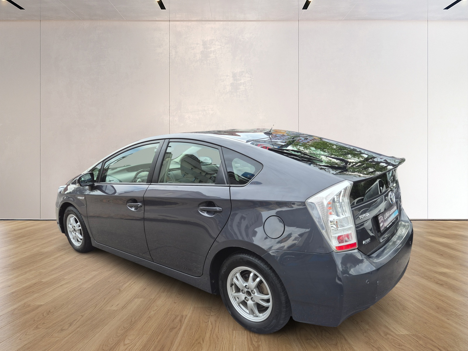 TOYOTA Prius 1.8 16V HSD Sol Premium-showroom-element-1
