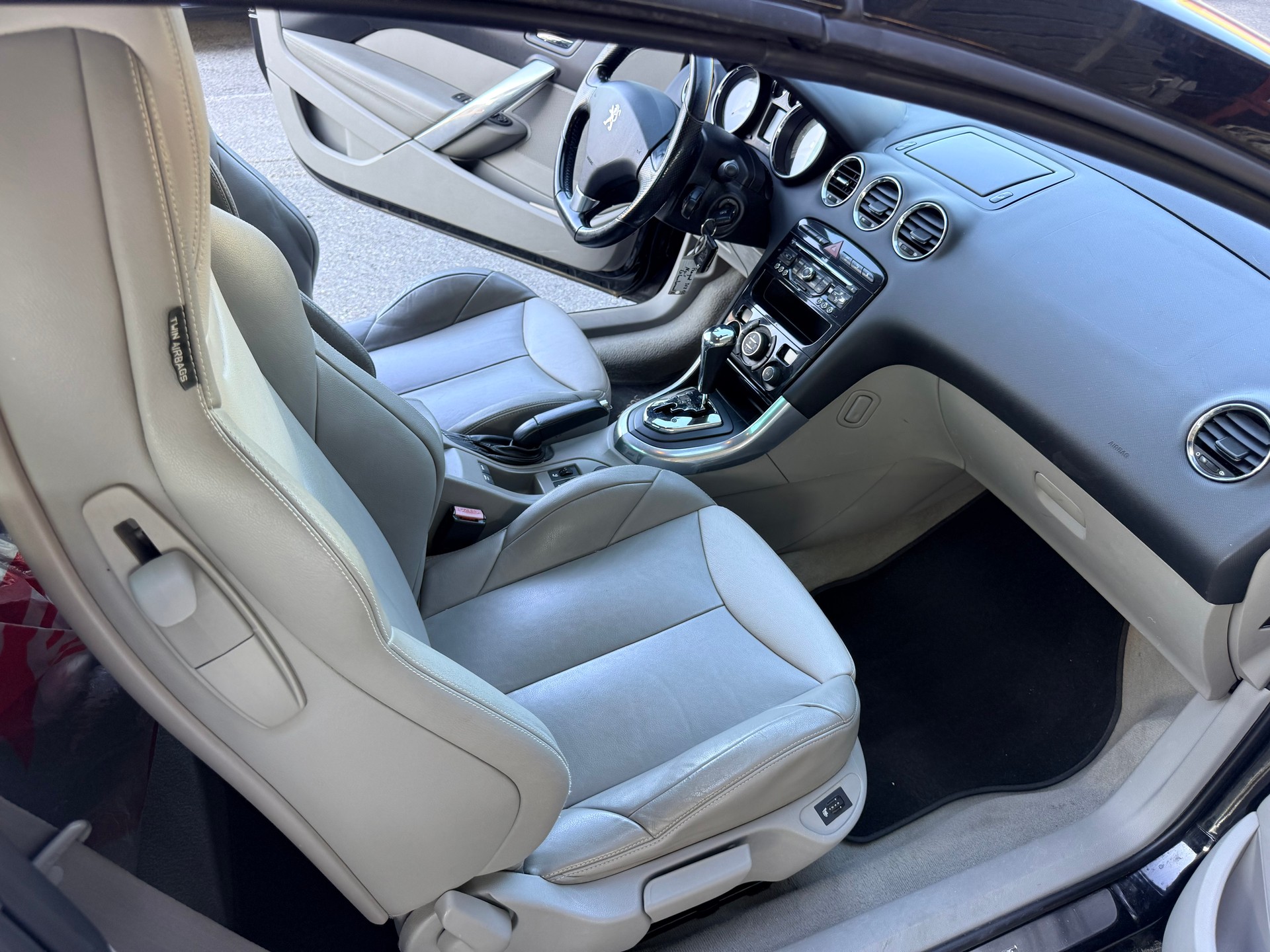 PEUGEOT 308 CC 1.6 16V Turbo R.Garros Automatic-image-9