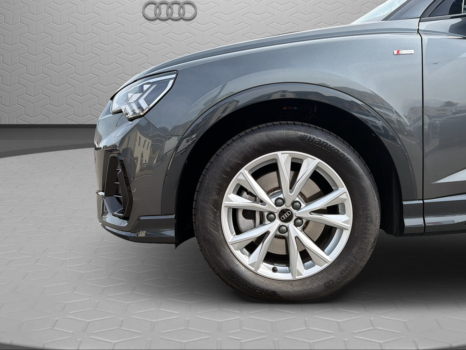 AUDI Q3 Sportback 40 TFSI S line quattro S-tronic-image-8