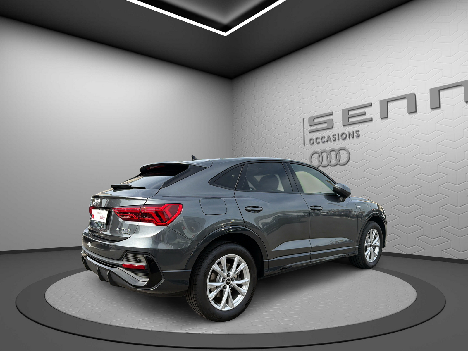 AUDI Q3 Sportback 40 TFSI S line quattro S-tronic-image-5