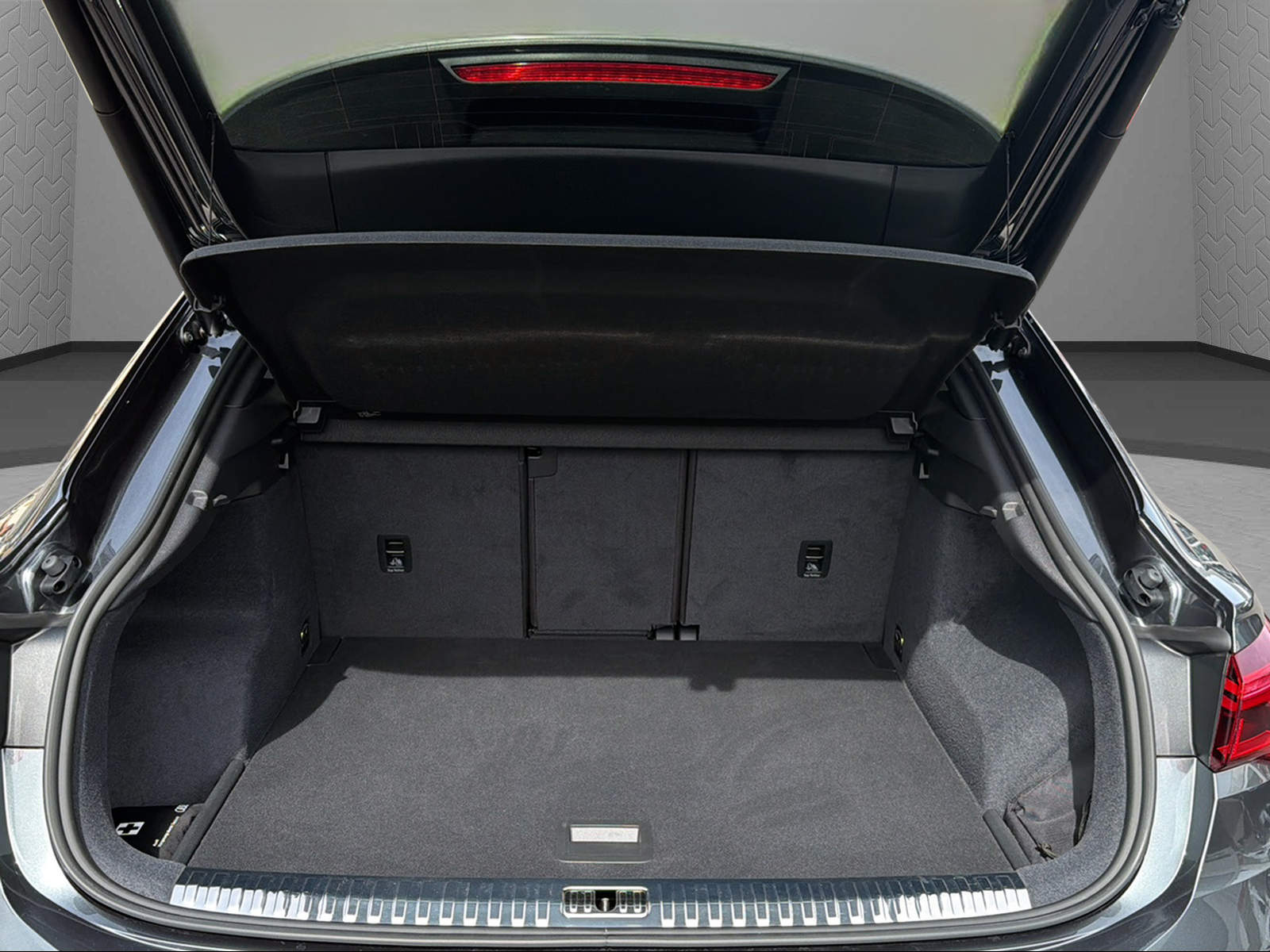 AUDI Q3 Sportback 40 TFSI S line quattro S-tronic-image-9