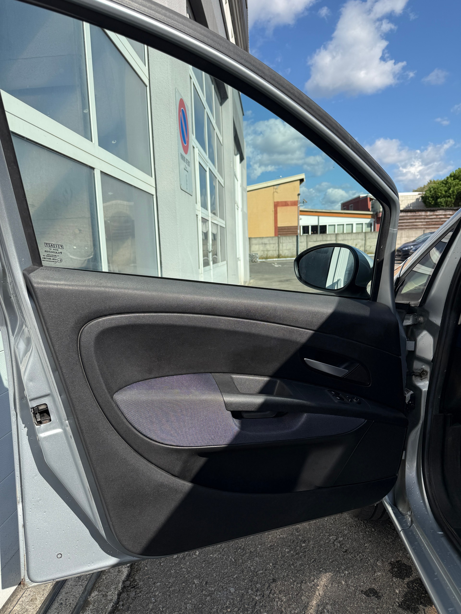FIAT Punto 1.4 16V Emotion-image-8