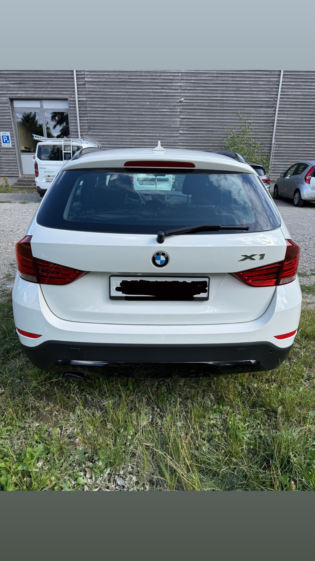 BMW 18d xDrive-image-2