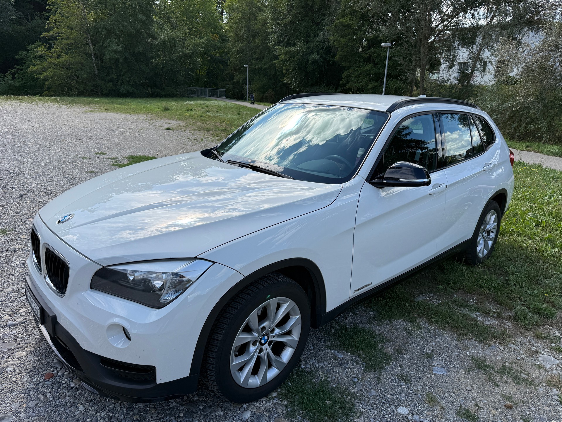 BMW 18d xDrive-image-0