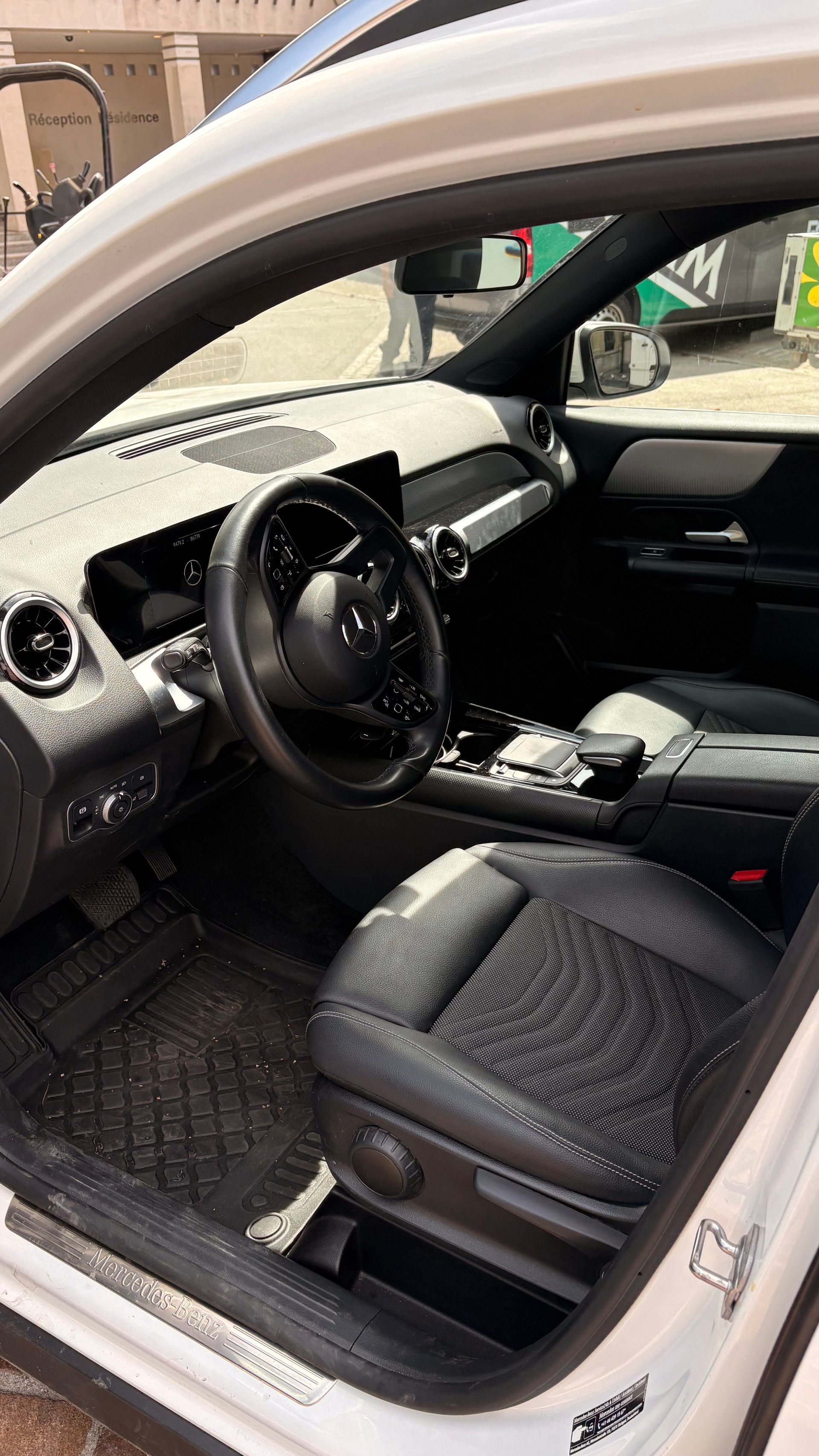 MERCEDES-BENZ GLB 180 d Style-image-5