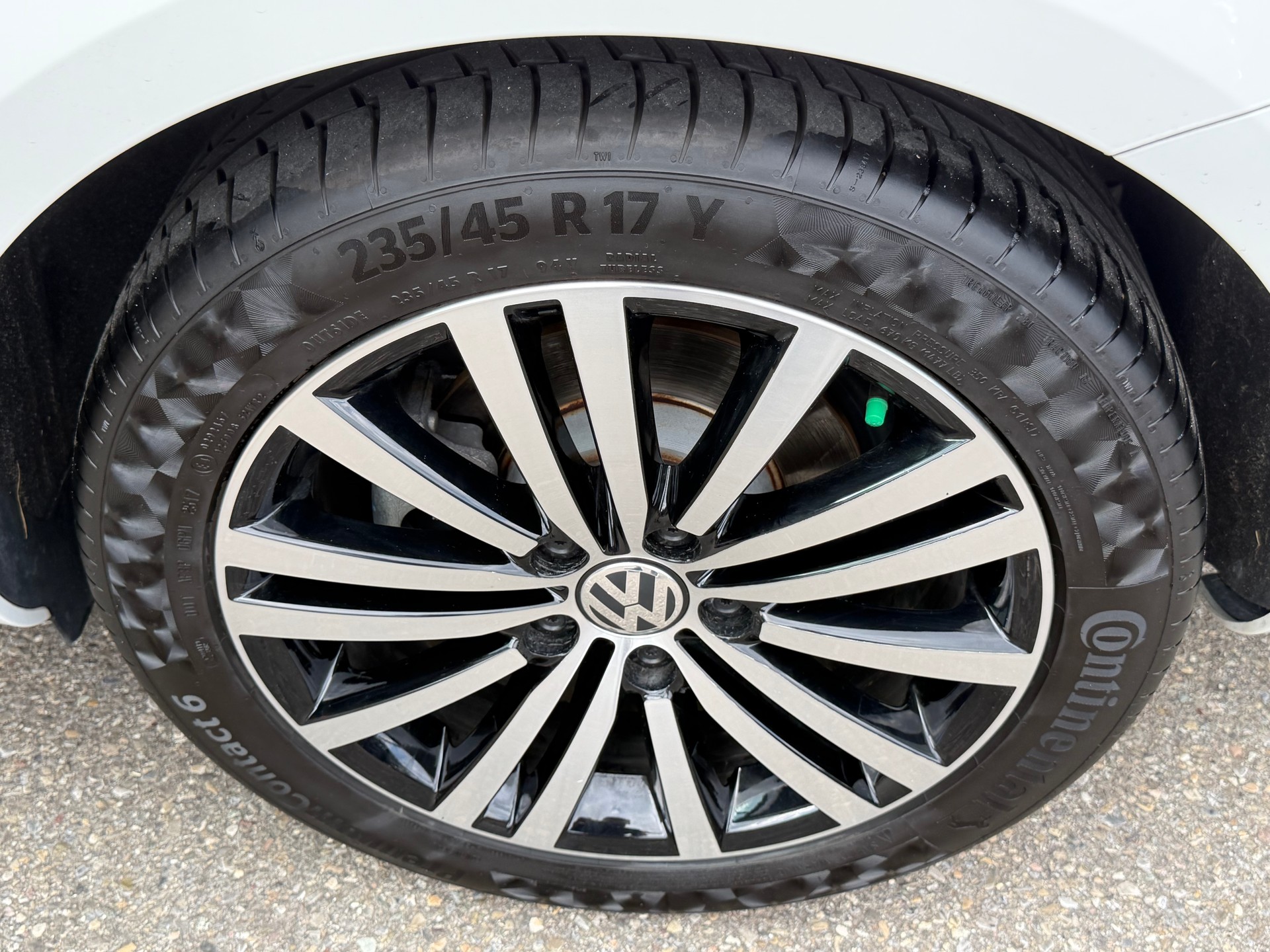 VW Passat 2.0 TDI BlueMotion Technology Highline DSG-image-15