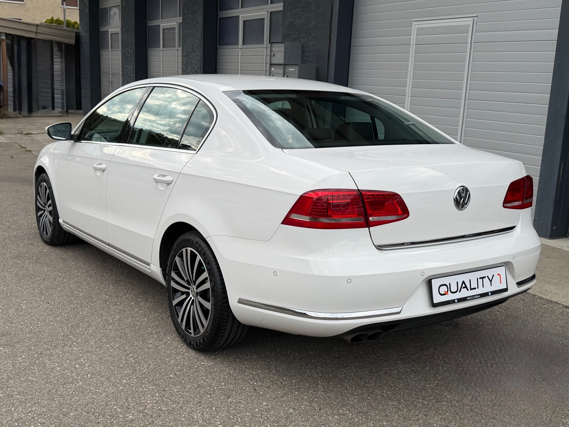 VW Passat 2.0 TDI BlueMotion Technology Highline DSG-image-4
