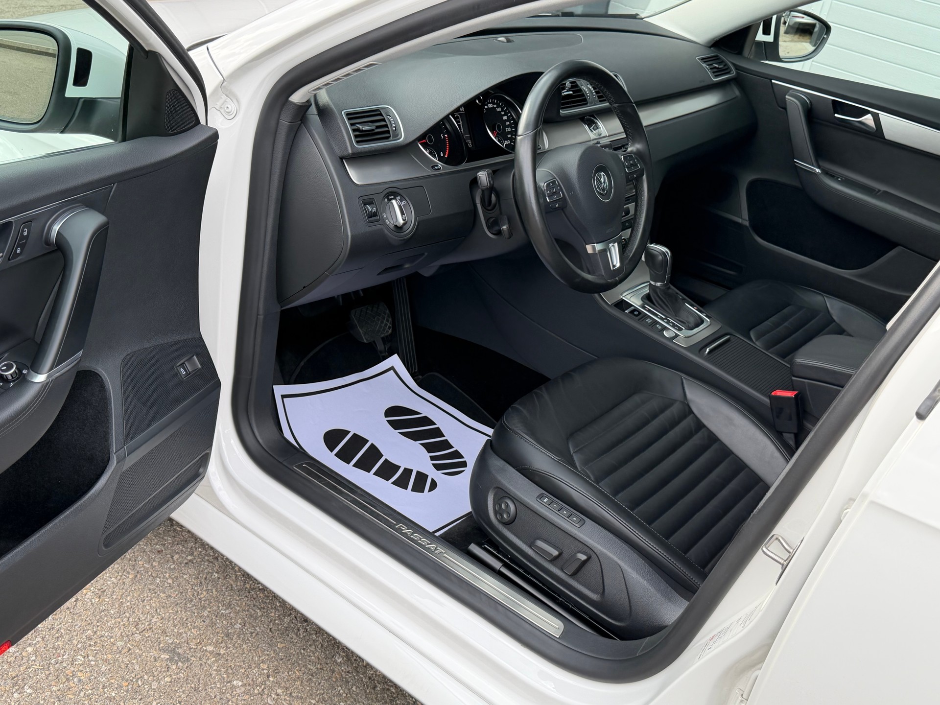 VW Passat 2.0 TDI BlueMotion Technology Highline DSG-image-7