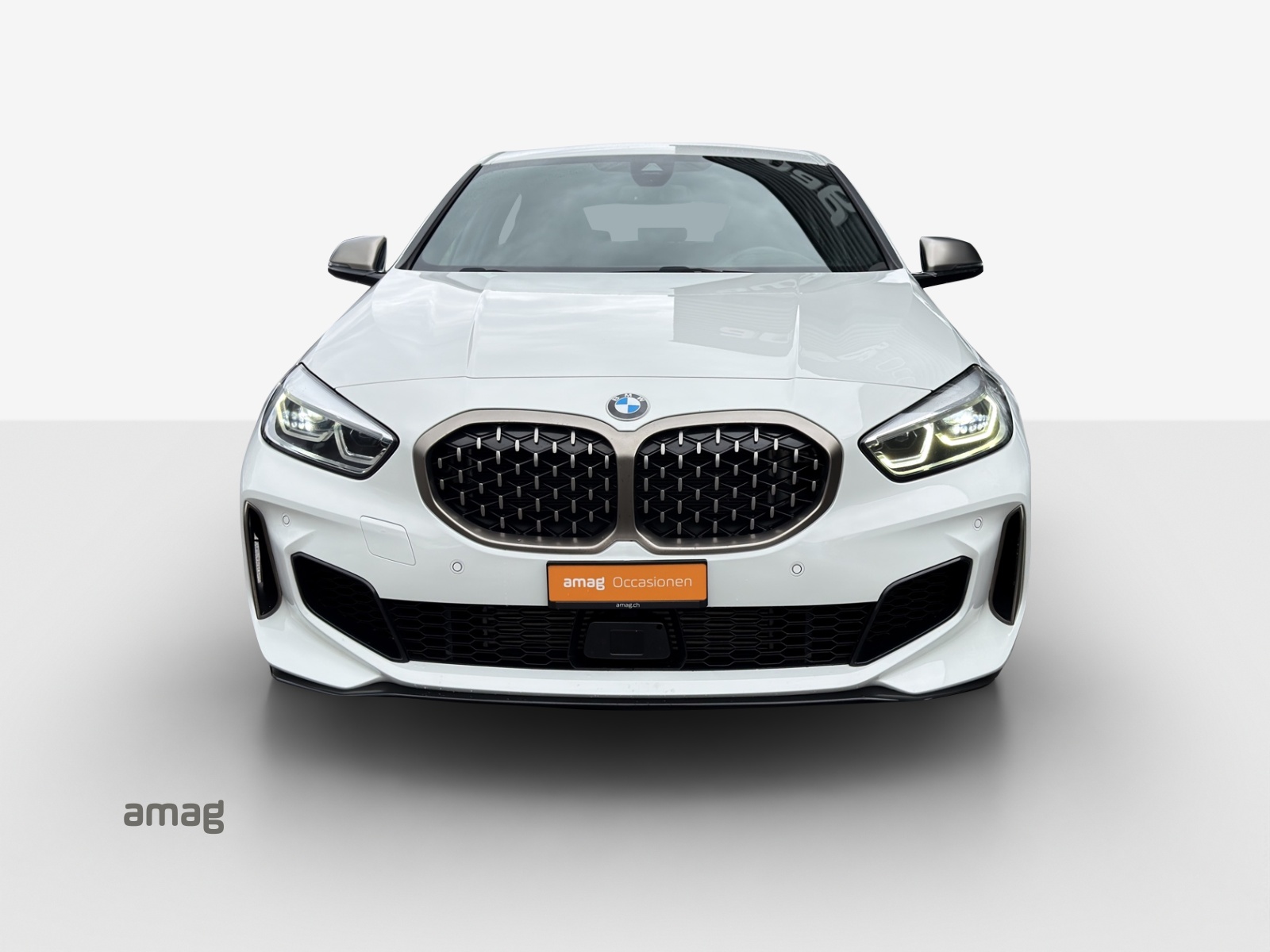 BMW M135i xDrive Steptronic-image-6