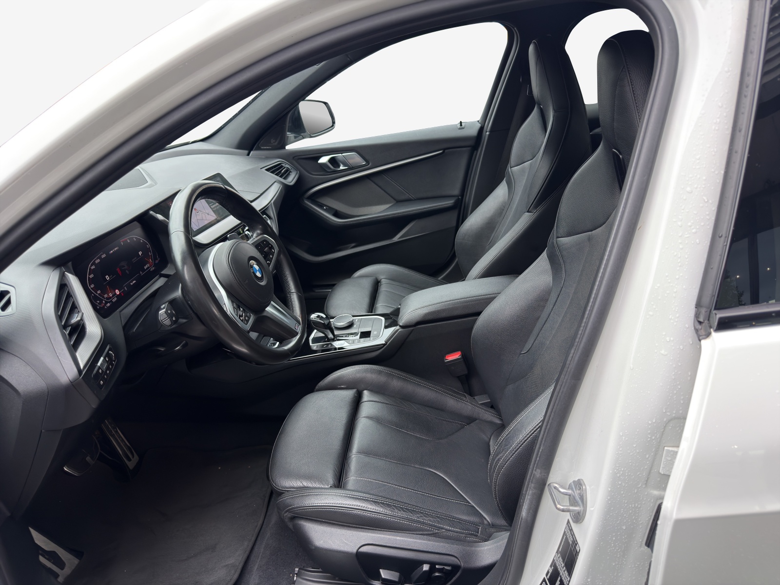 BMW M135i xDrive Steptronic-image-7