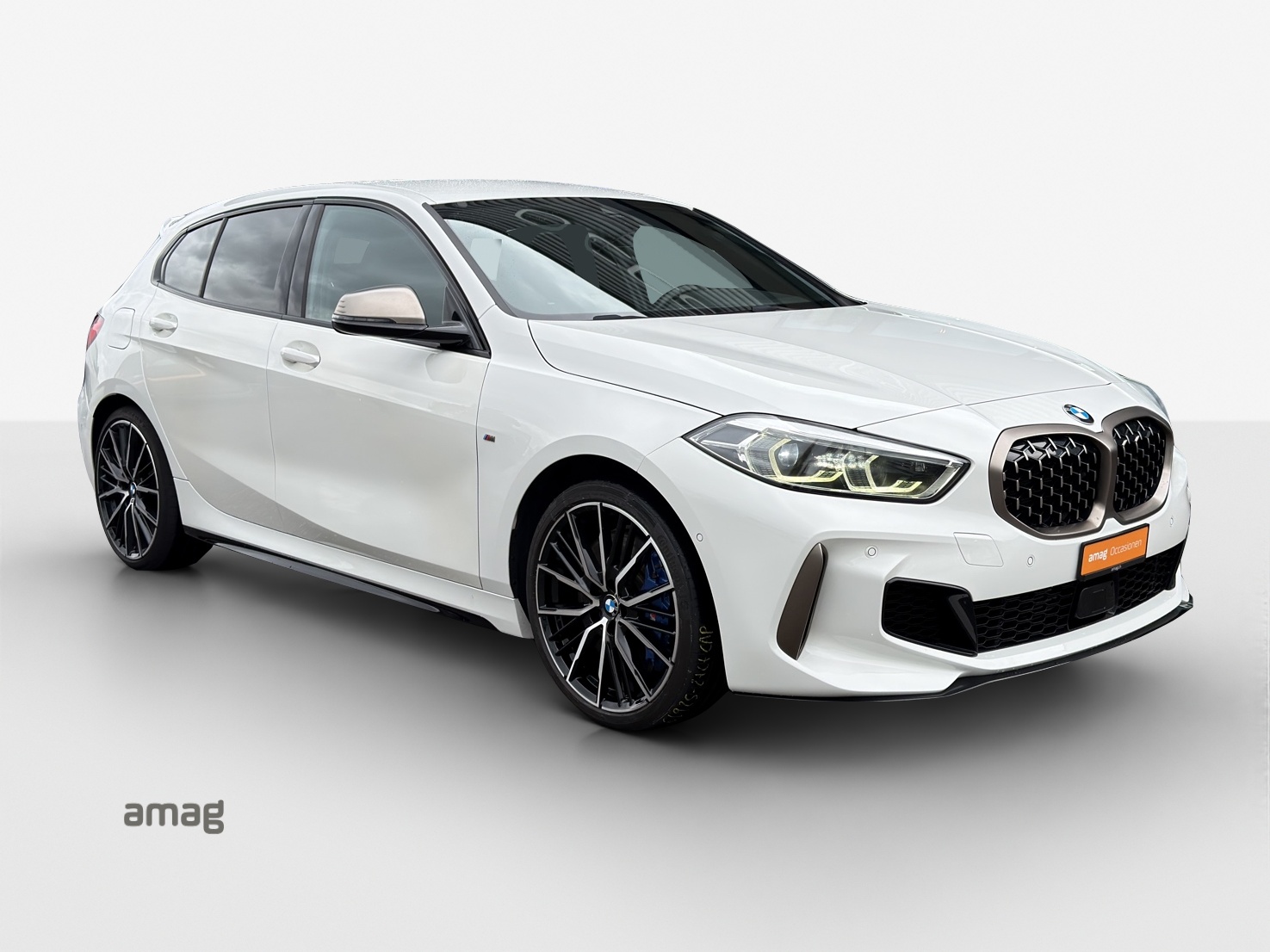 BMW M135i xDrive Steptronic-image-5