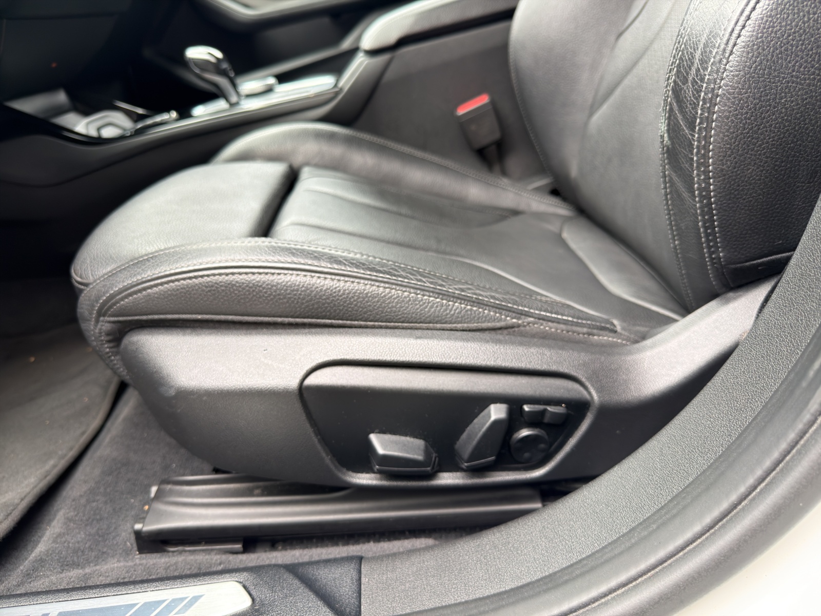 BMW M135i xDrive Steptronic-image-14