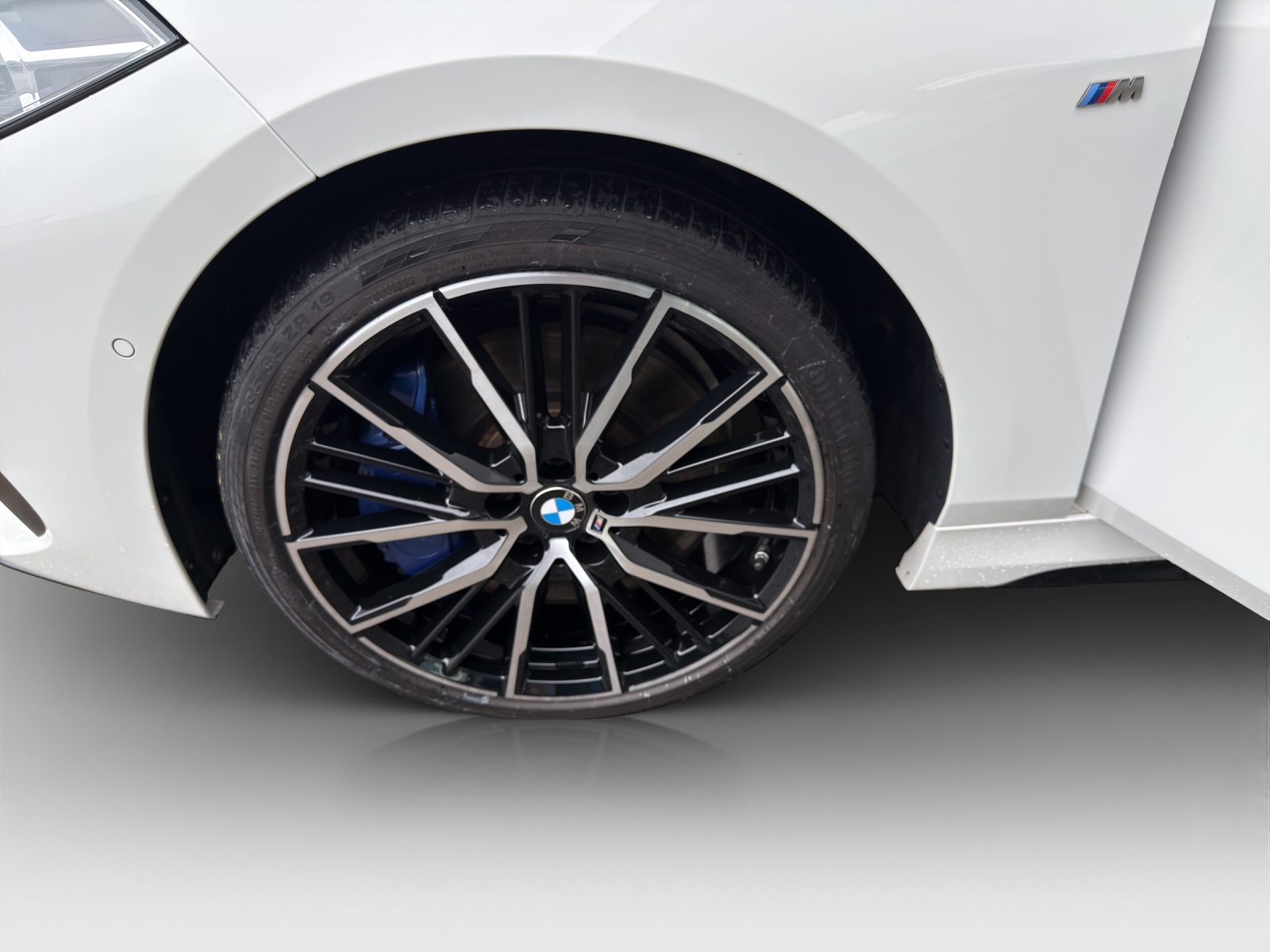 BMW M135i xDrive Steptronic-image-13