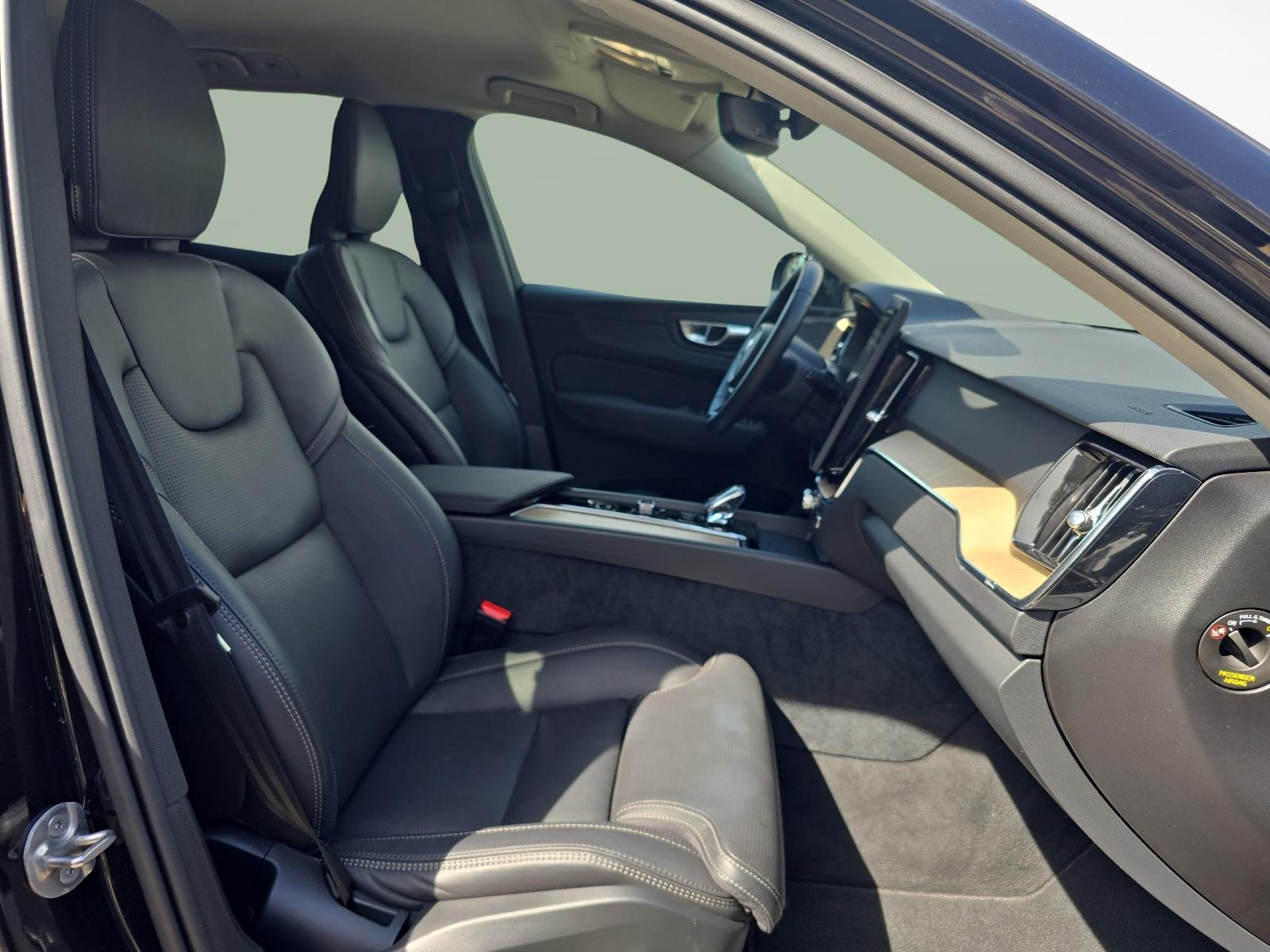 VOLVO XC60 2.0 T6 TE Plus Dark eAWD-image-10
