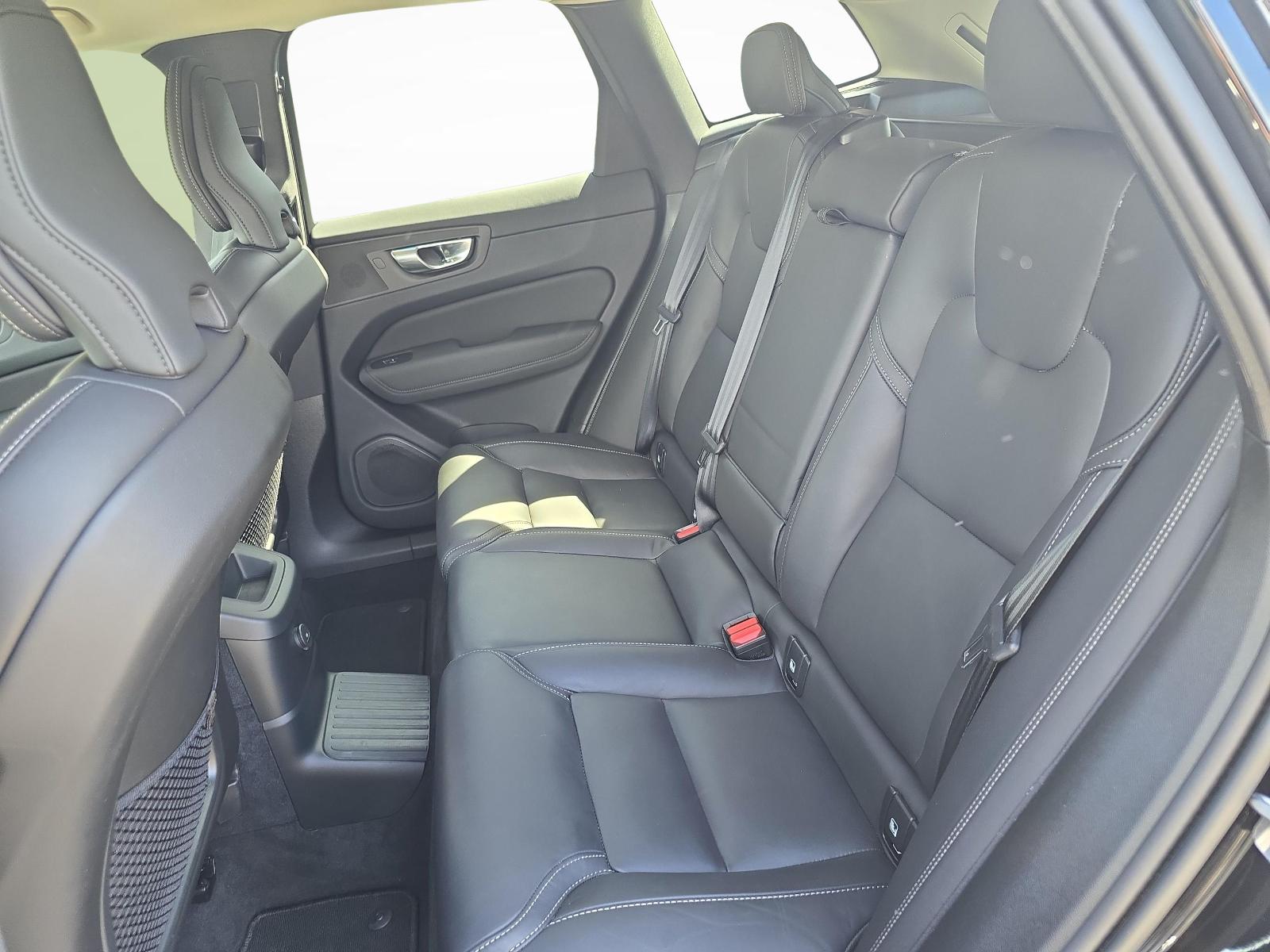 VOLVO XC60 2.0 T6 TE Plus Dark eAWD-image-11