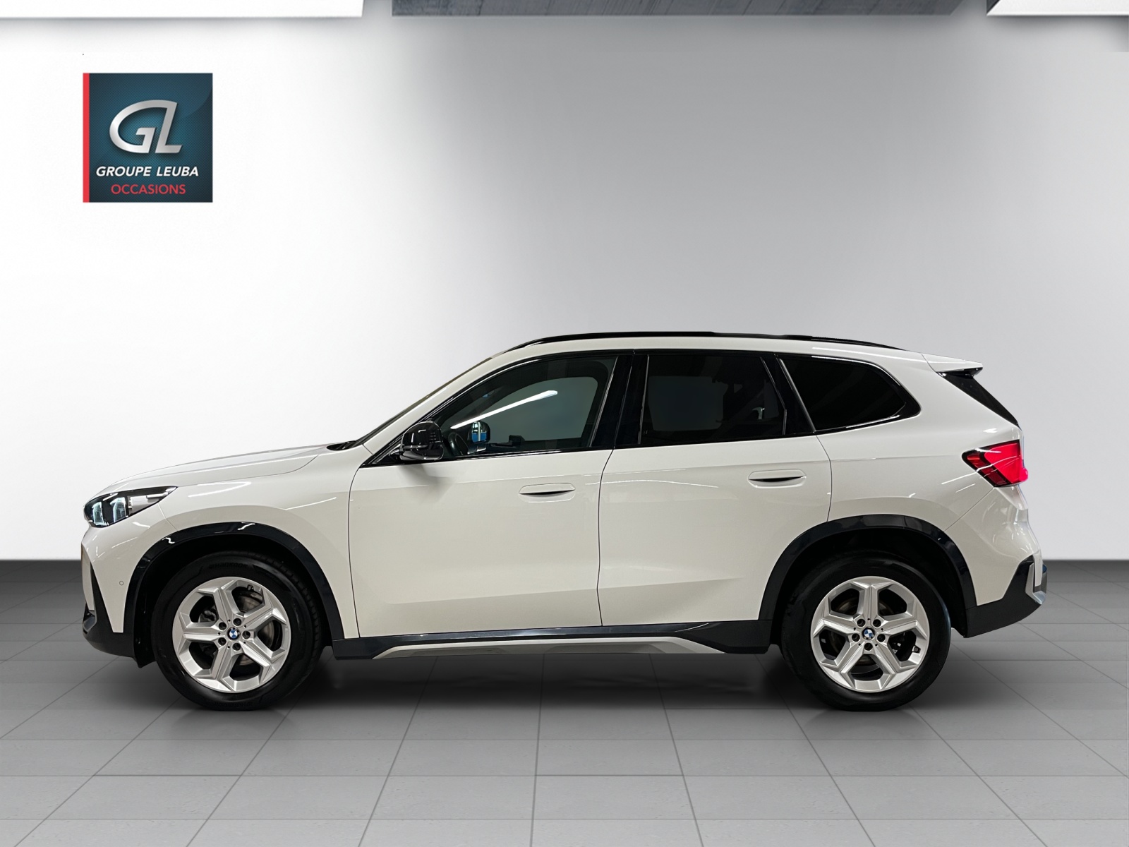 BMW X1 xDrive 20d 48V-image-2
