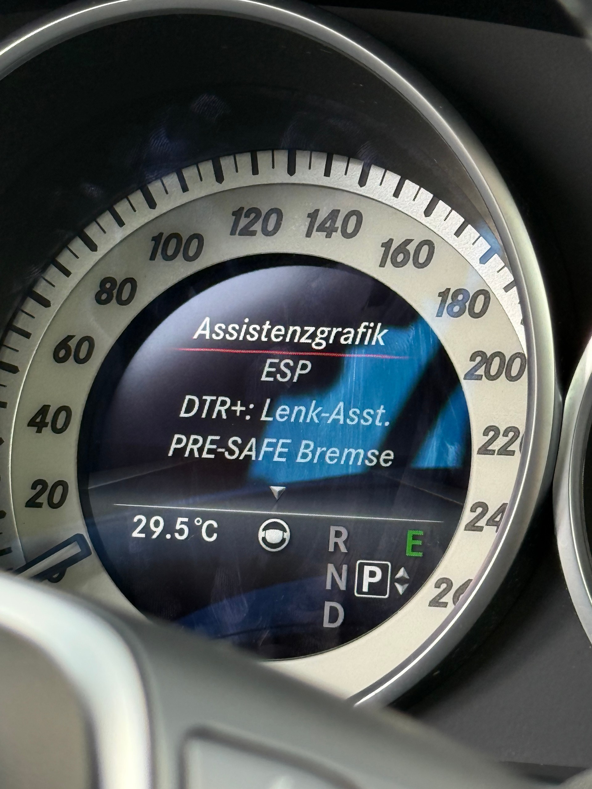 MERCEDES-BENZ E 350 4Matic 7G-Tronic AMG-Line-image-13