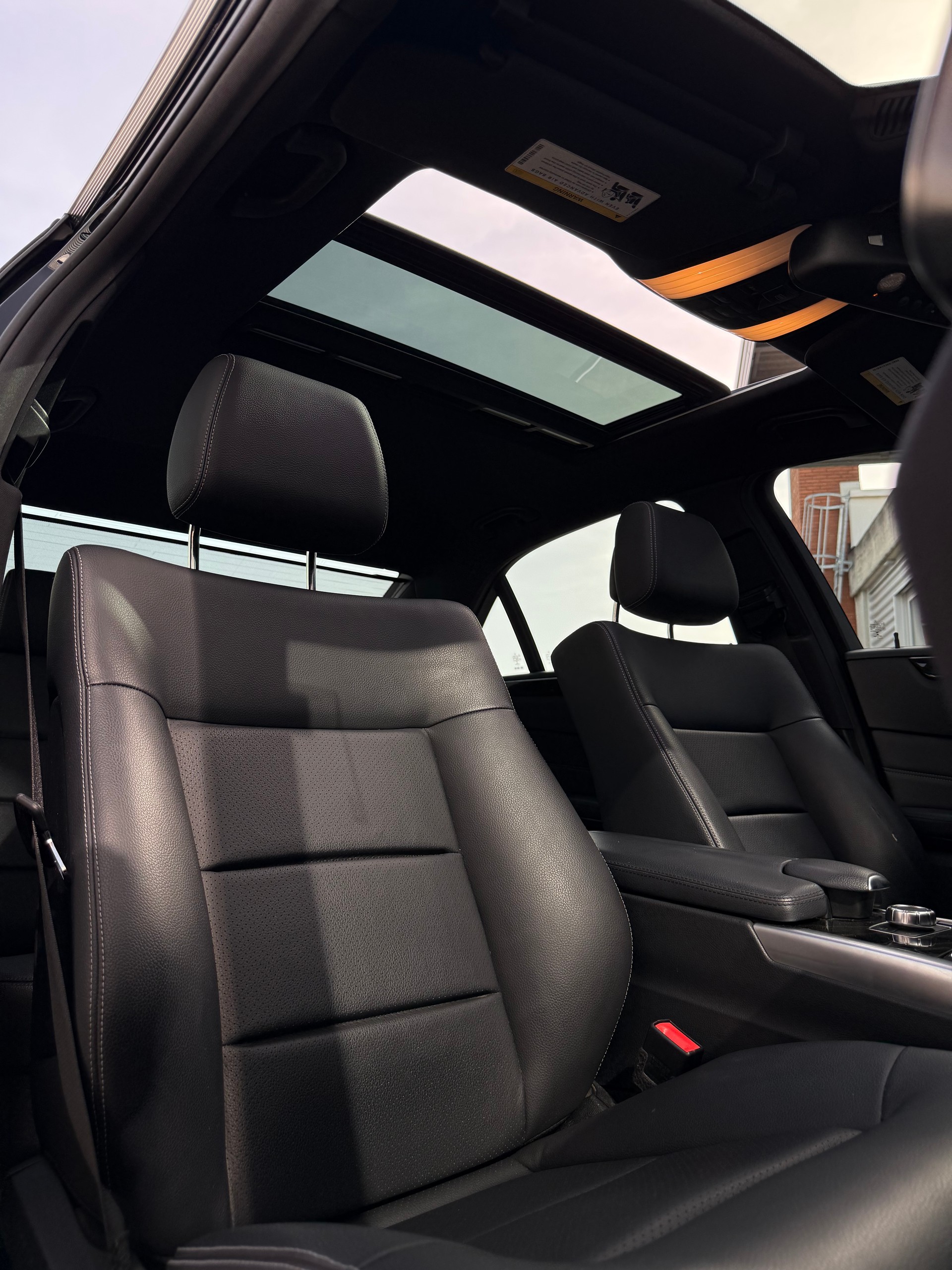 MERCEDES-BENZ E 350 4Matic 7G-Tronic AMG-Line-image-11