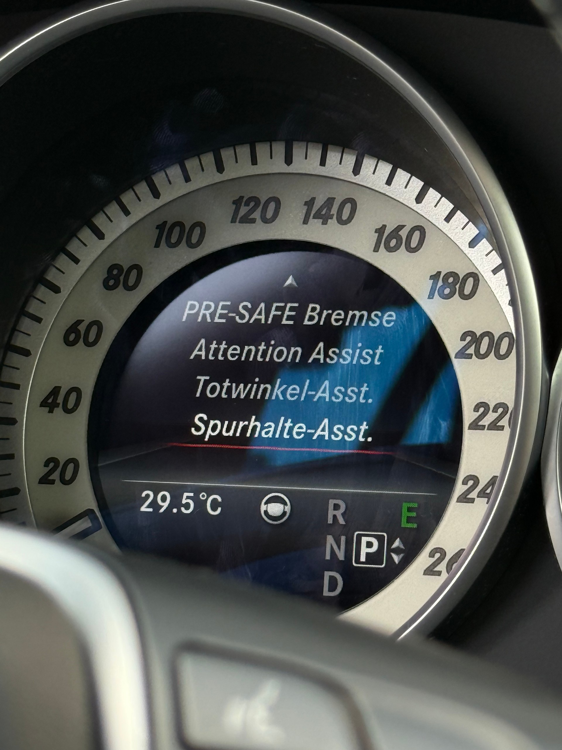 MERCEDES-BENZ E 350 4Matic 7G-Tronic AMG-Line-image-12