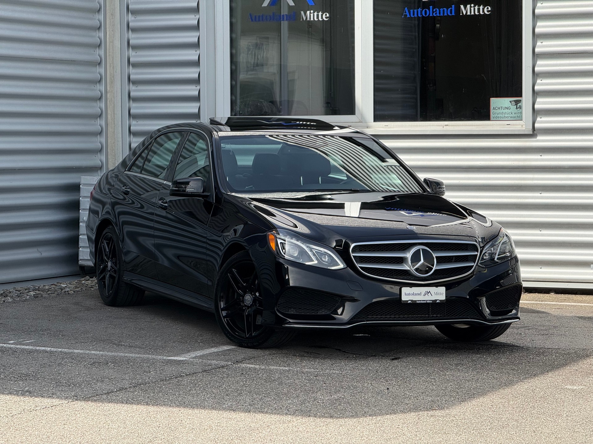 MERCEDES-BENZ E 350 4Matic 7G-Tronic AMG-Line-showroom-element-1