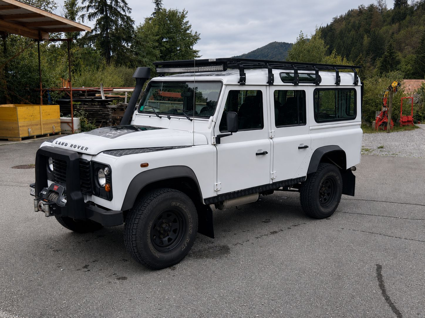 LAND ROVER Defender 110TD-image-1