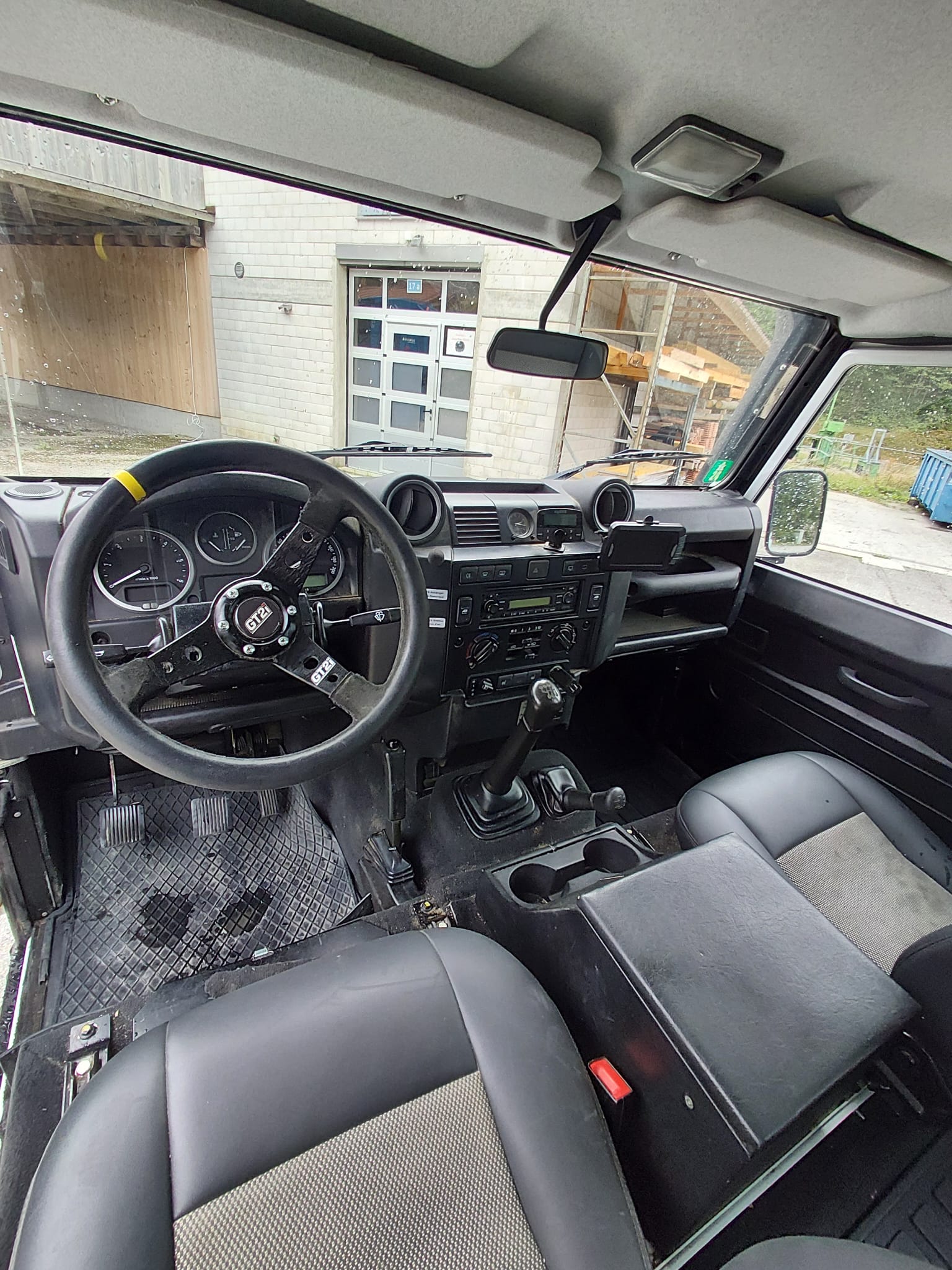 LAND ROVER Defender 110TD-image-4
