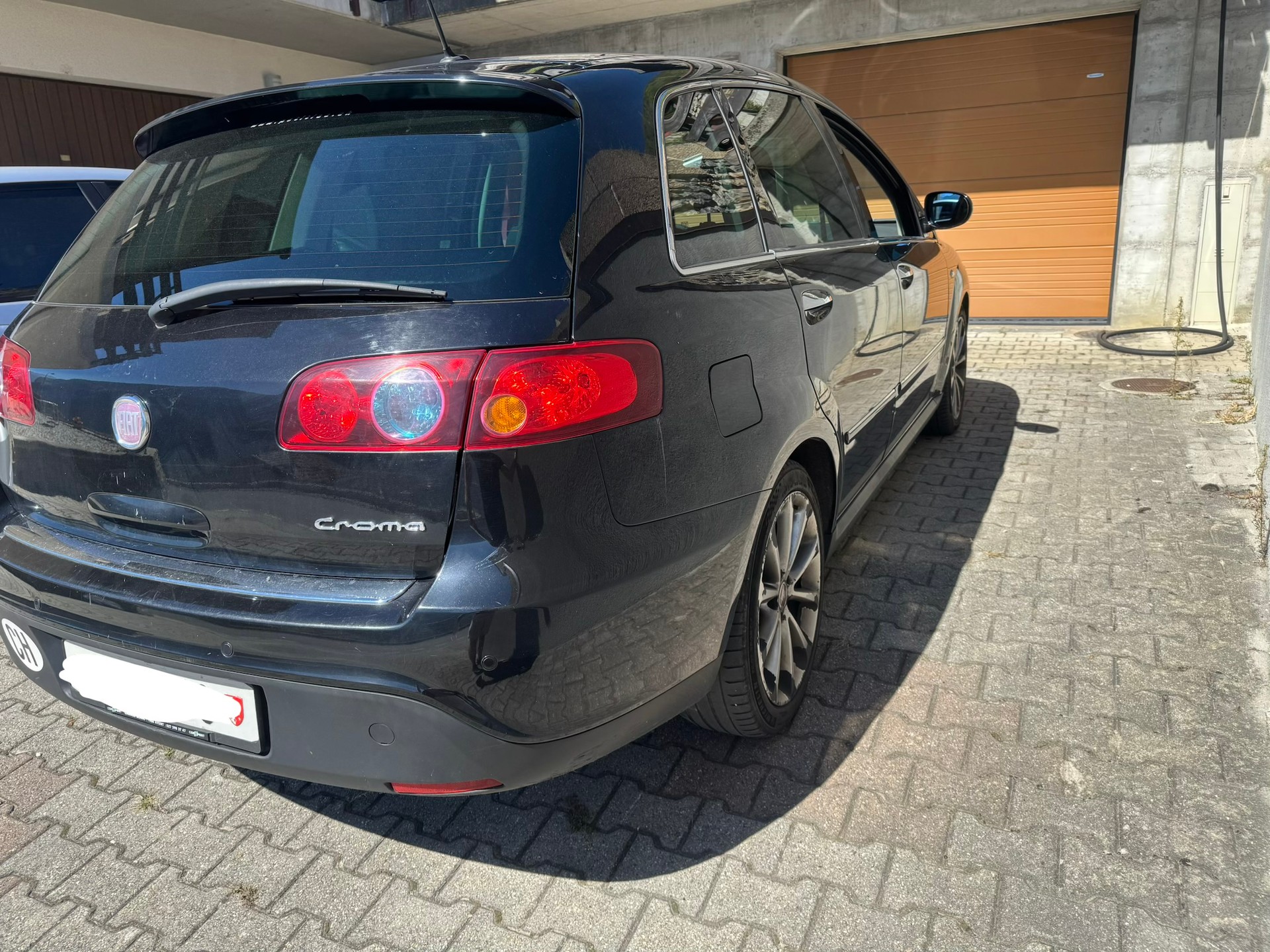 FIAT Croma 1.9 16V JTD Dynamic Automatic-image-3
