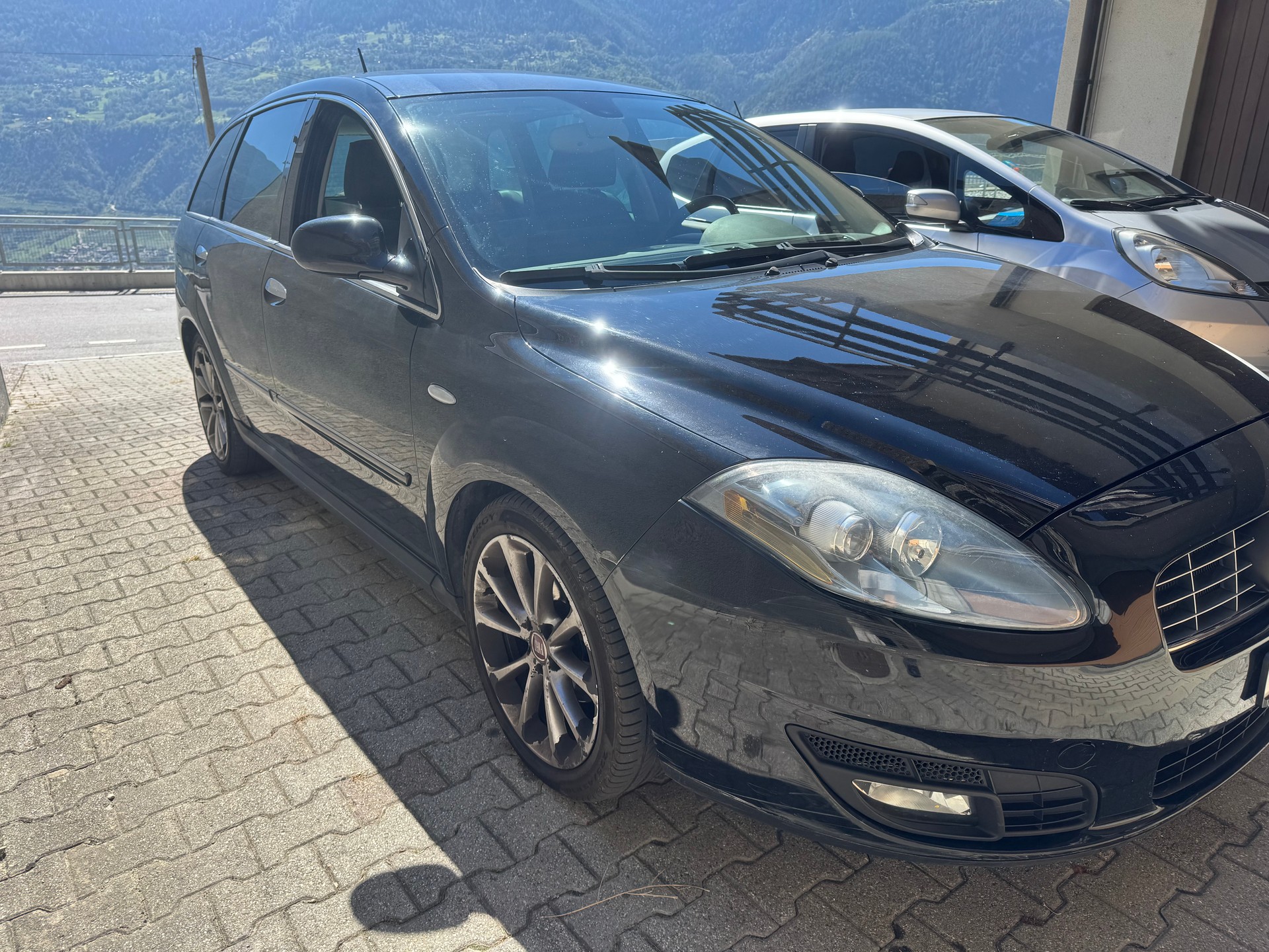 FIAT Croma 1.9 16V JTD Dynamic Automatic-image-4