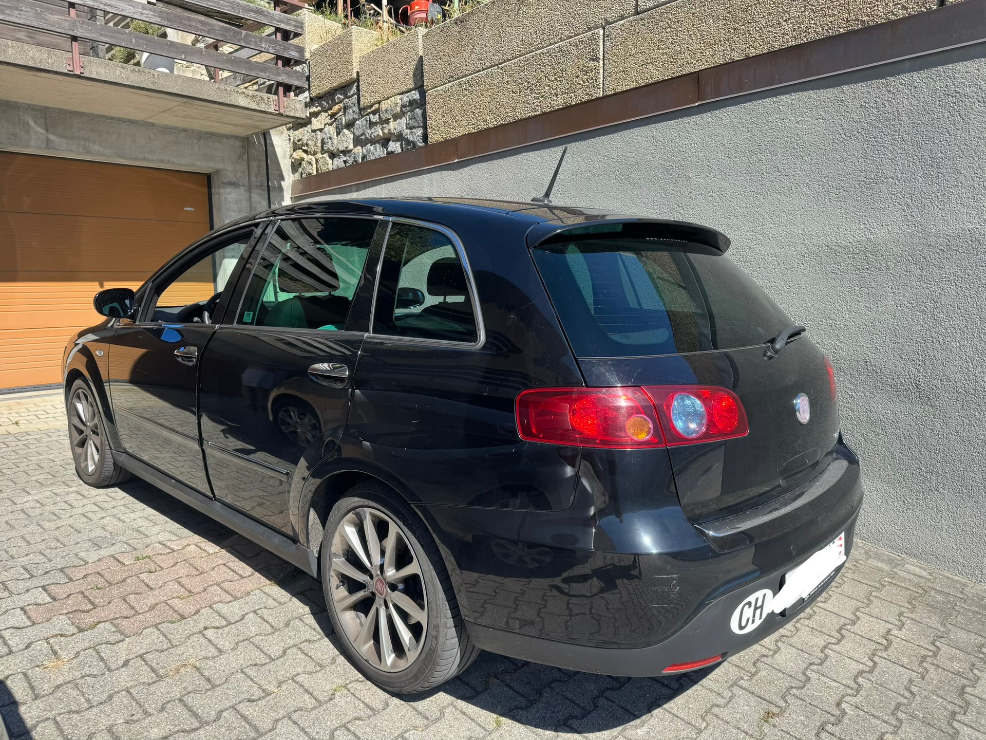 FIAT Croma 1.9 16V JTD Dynamic Automatic-image-1