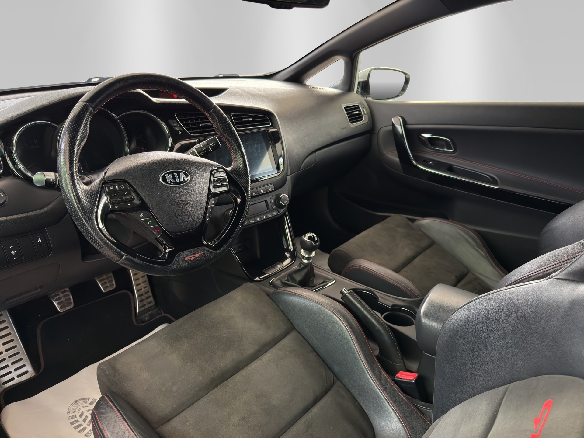 KIA Pro_Cee'd 1.6 GDi Turbo GT-image-7