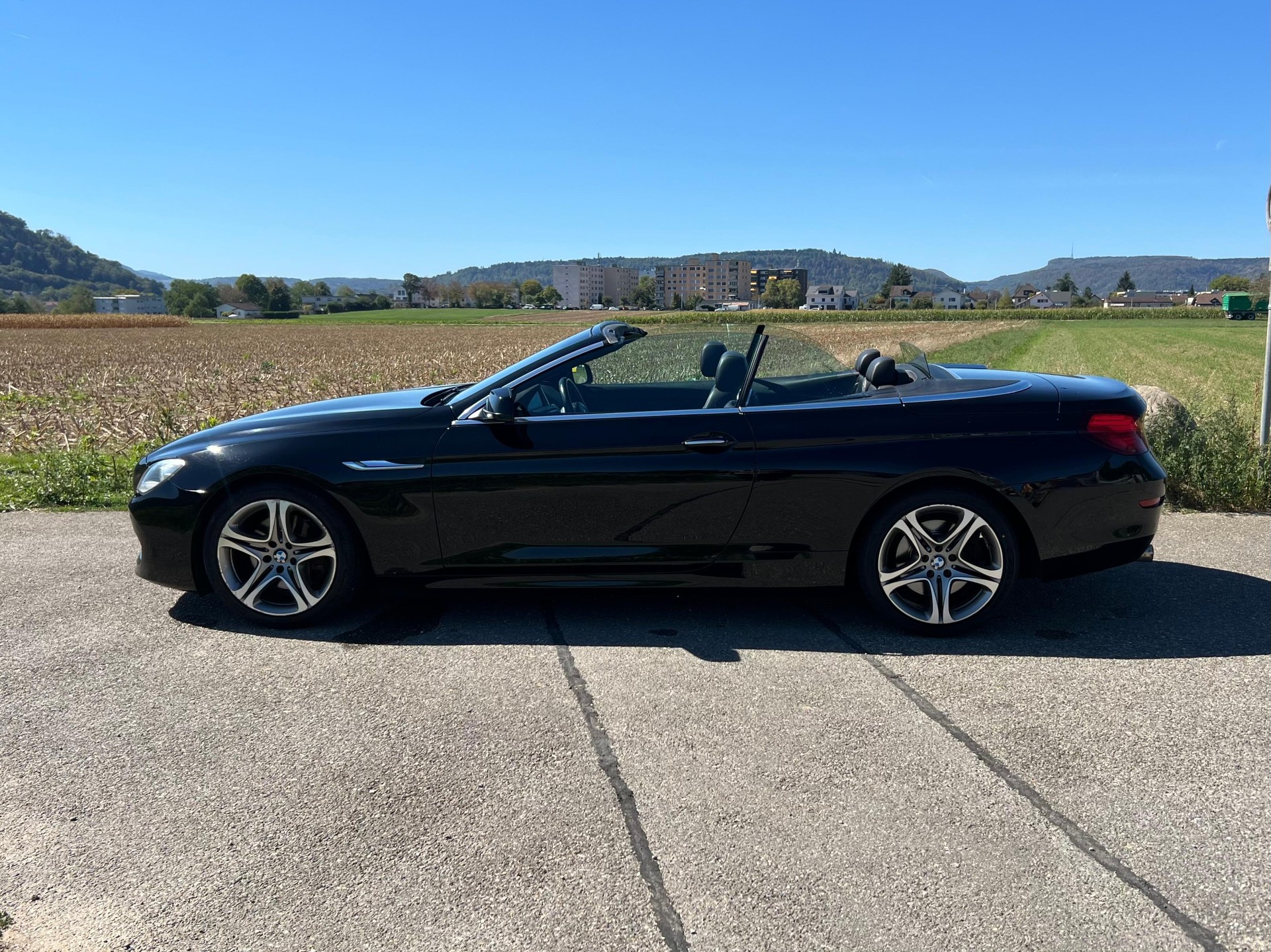 BMW 640i Cabrio-image-13