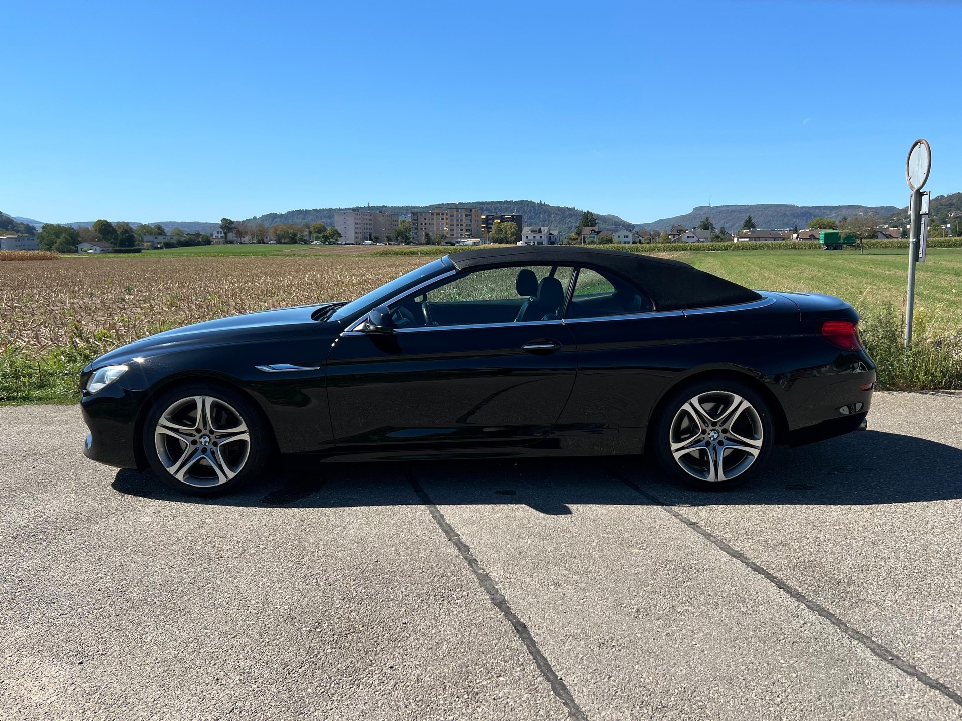 BMW 640i Cabrio-image-1