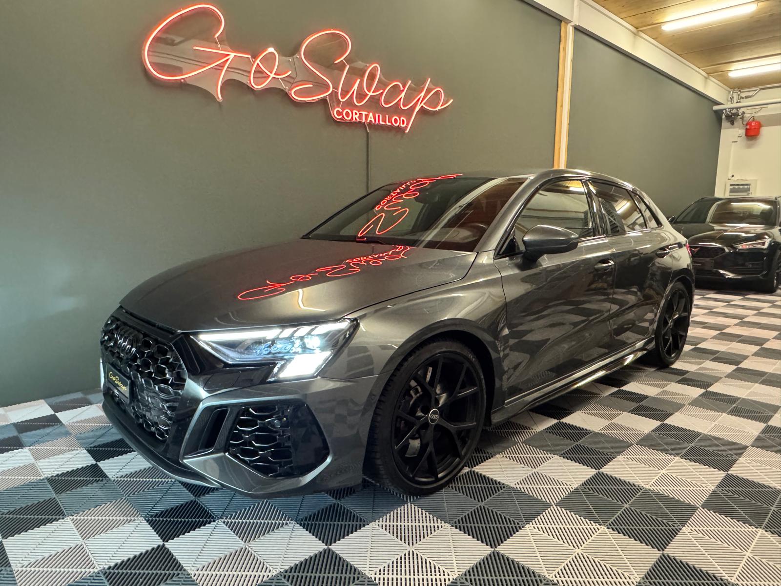AUDI RS3 Sportback 2.5 TSI quattro S-tronic-image-0